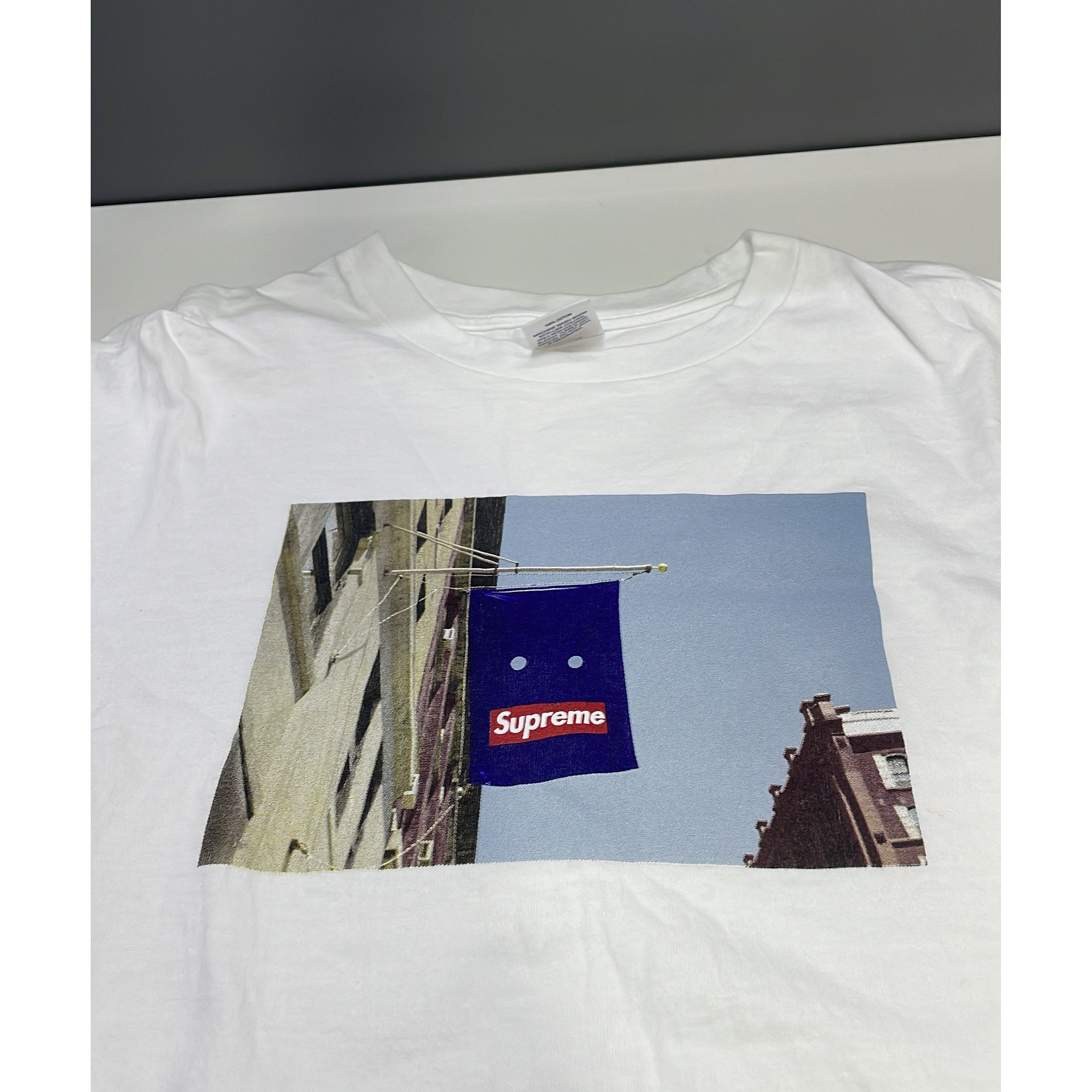 Supreme Supreme Banner Graphic Tee White Size XL Size US XL / EU 56 / 4 - 5 Thumbnail