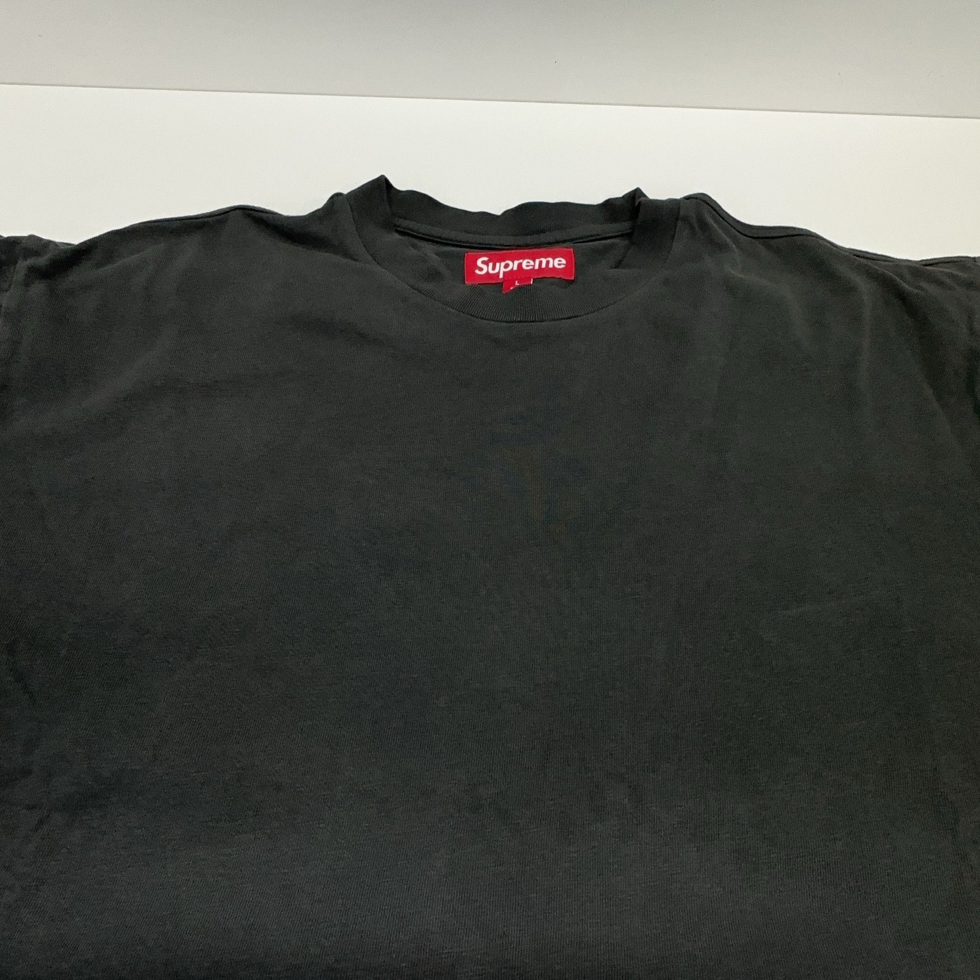 Supreme Supreme Cracked Sleeve Long Sleeve T-Shirt Size L Size US L / EU 52-54 / 3 - 7 Thumbnail