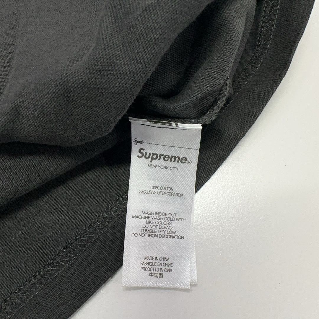 Supreme Supreme Cracked Sleeve Long Sleeve T-Shirt Size L Size US L / EU 52-54 / 3 - 4 Thumbnail