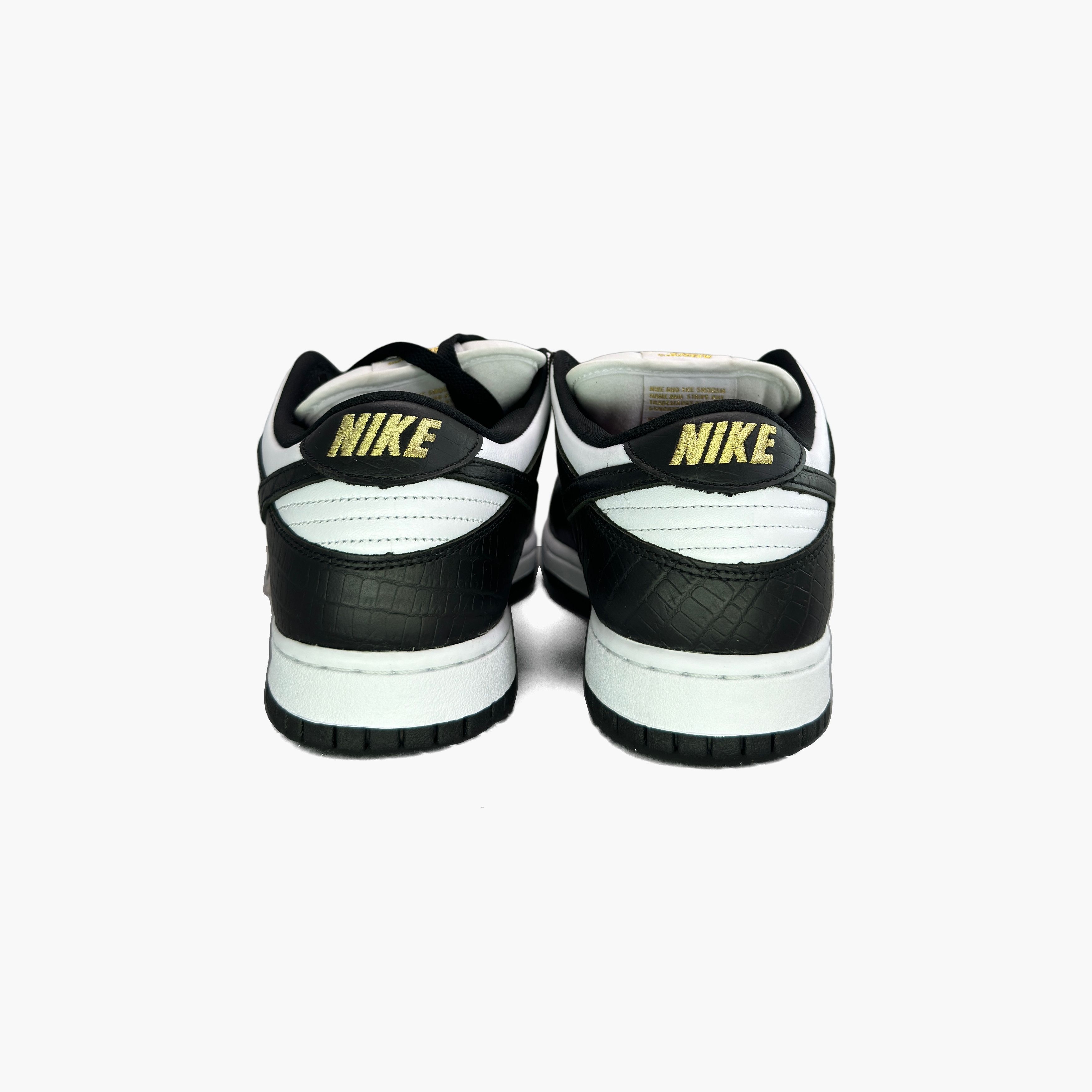 Nike Supreme x Nike SB Dunk Low Black Stars Size 10 Size US 10 / EU 43 - 6 Thumbnail