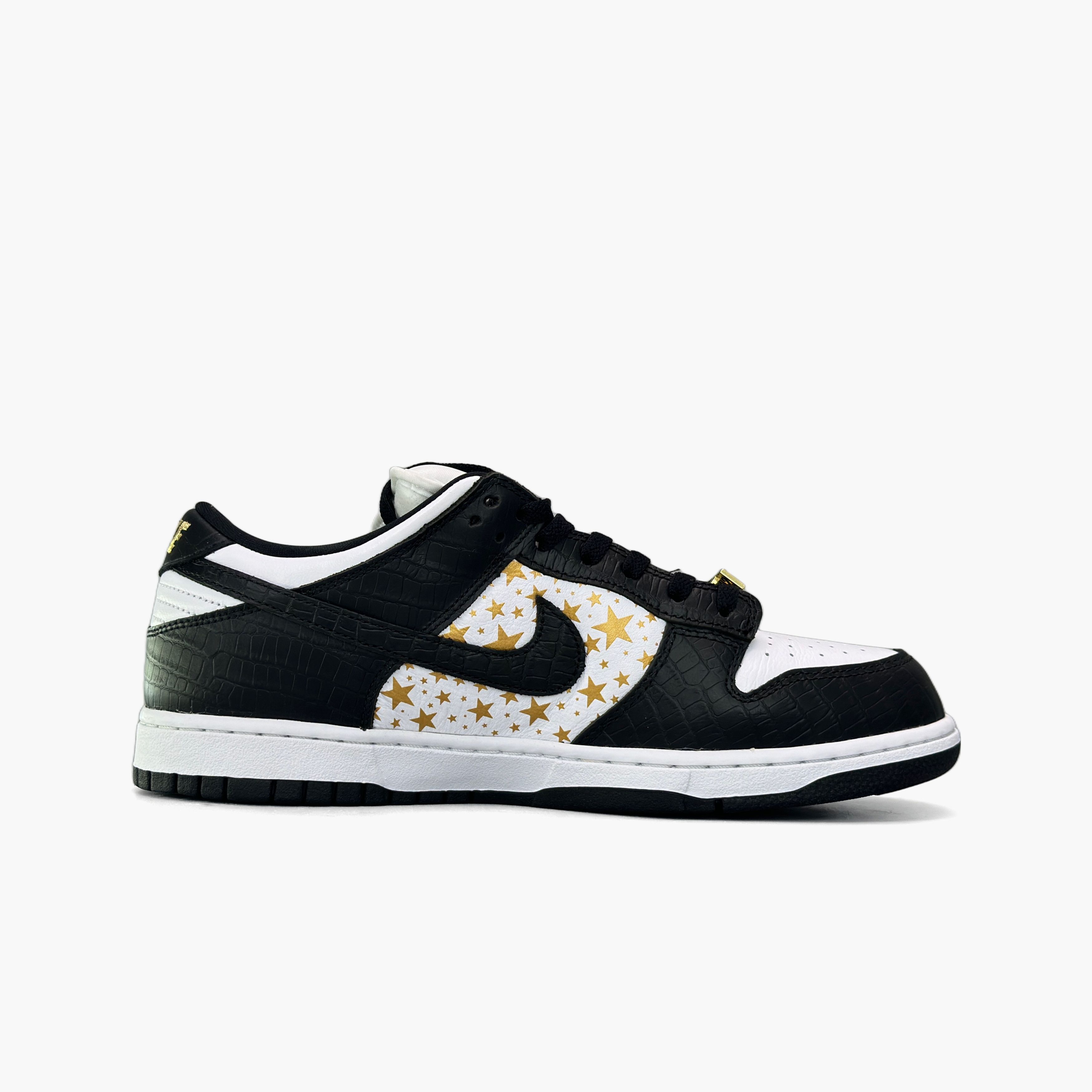 Nike Supreme x Nike SB Dunk Low Black Stars Size 10 Size US 10 / EU 43 - 2 Thumbnail