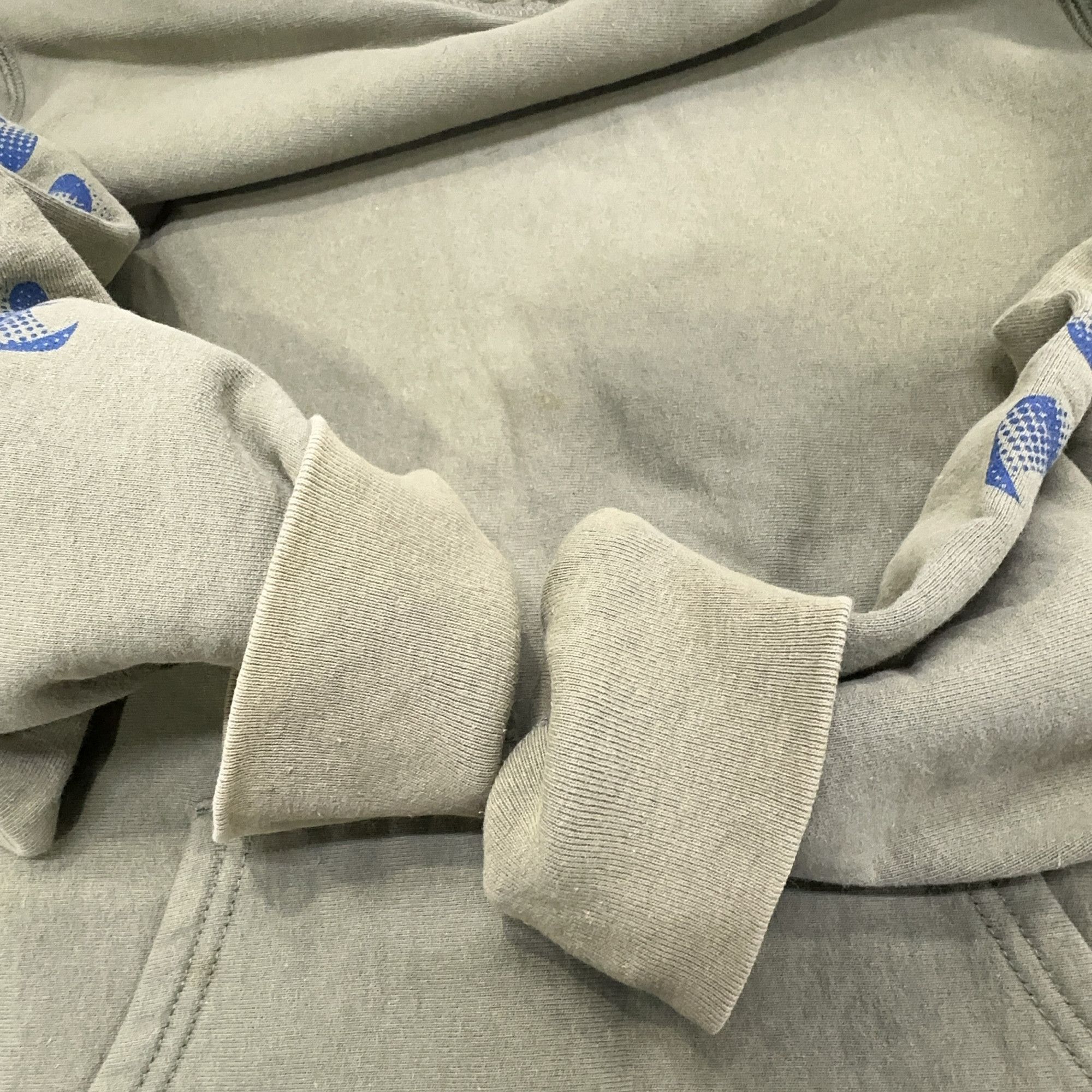 Supreme Supreme Gradient Sleeve Hooded Sweatshirt Size L Size US L / EU 52-54 / 3 - 13 Thumbnail