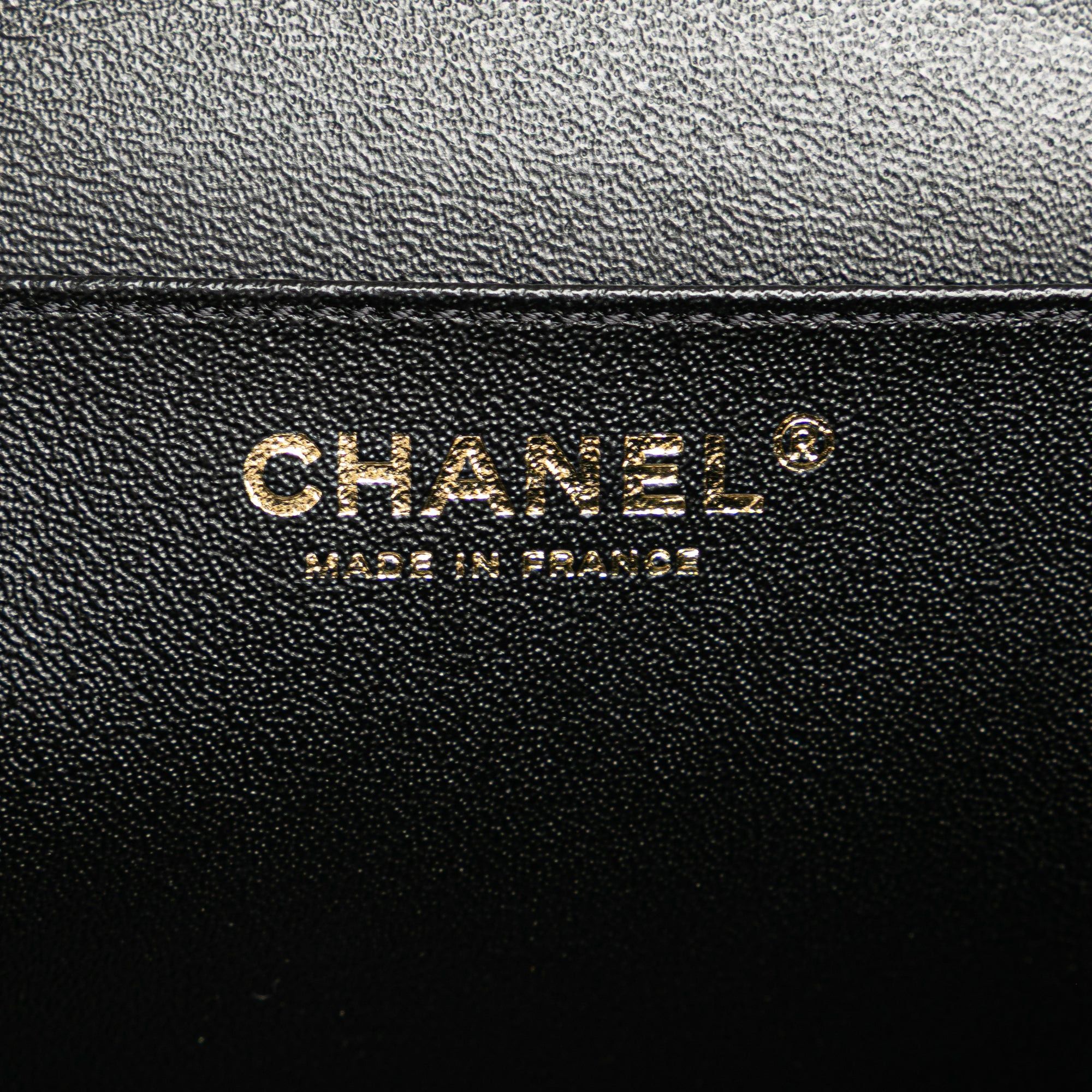 Chanel Large Quilted Lambskin Knock On Wood Vanity Case Size ONE SIZE - 6 Thumbnail