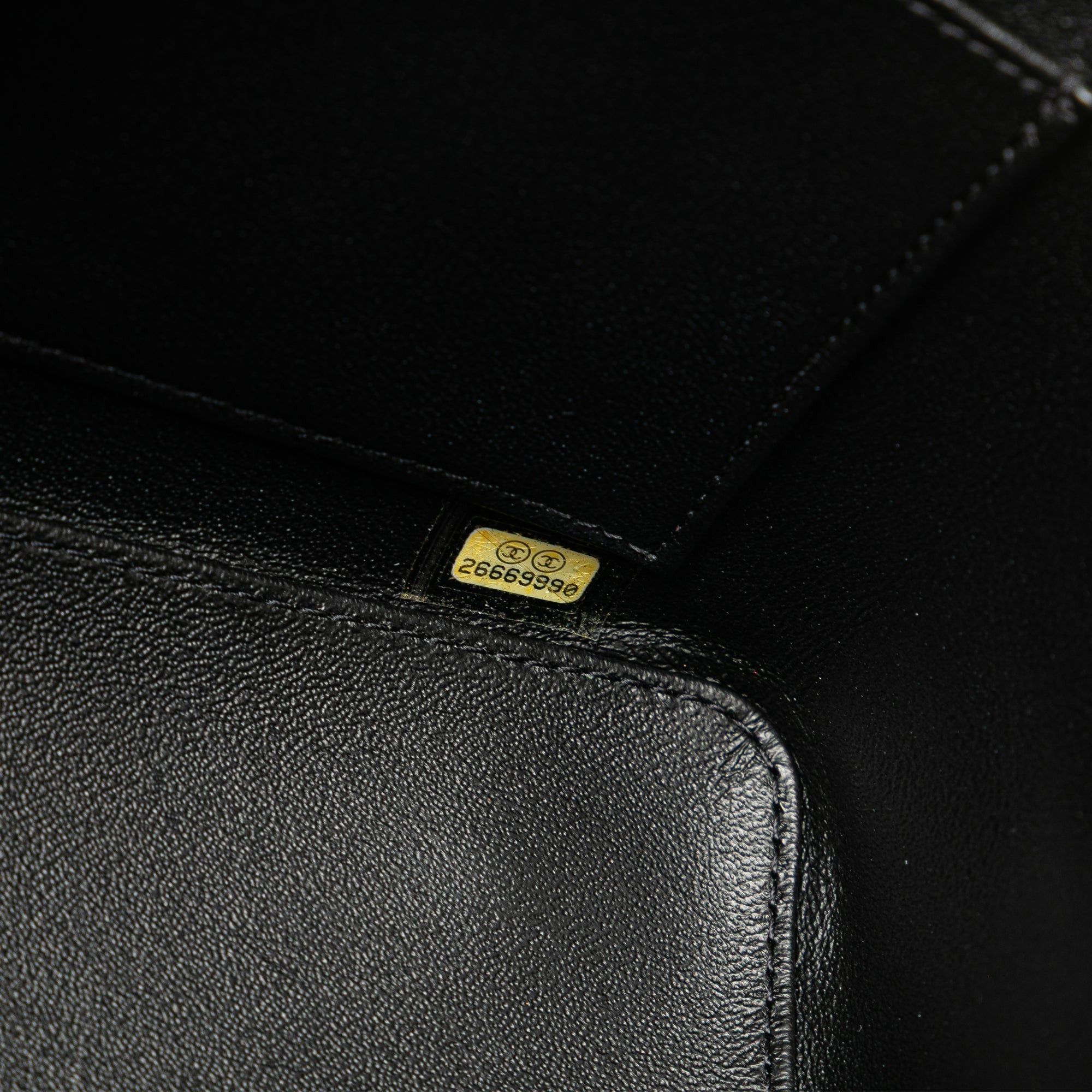 Chanel Large Quilted Lambskin Knock On Wood Vanity Case Size ONE SIZE - 5 Thumbnail