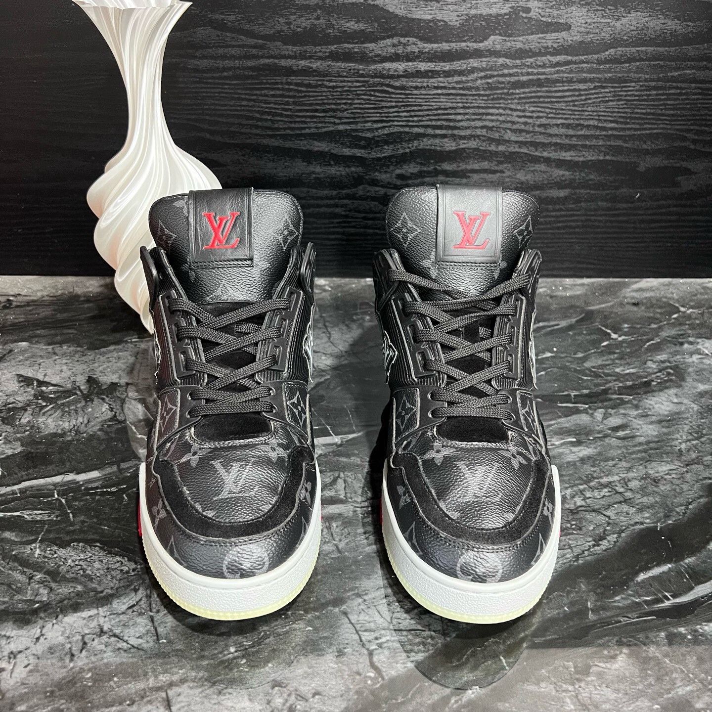 Louis Vuitton LV Monogram High-Top Trainer Sneakers Size US 8.5 / EU 41-42 - 2 Thumbnail