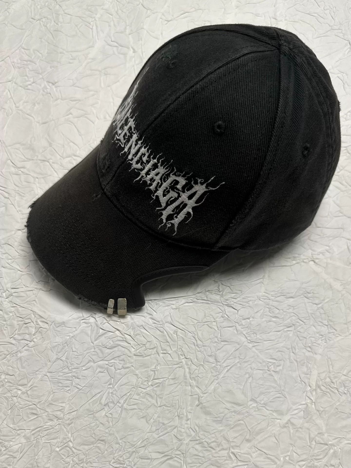 Balenciaga Balenciaga Dragon Flame Embroidered Baseball Cap Size ONE SIZE - 2 Thumbnail