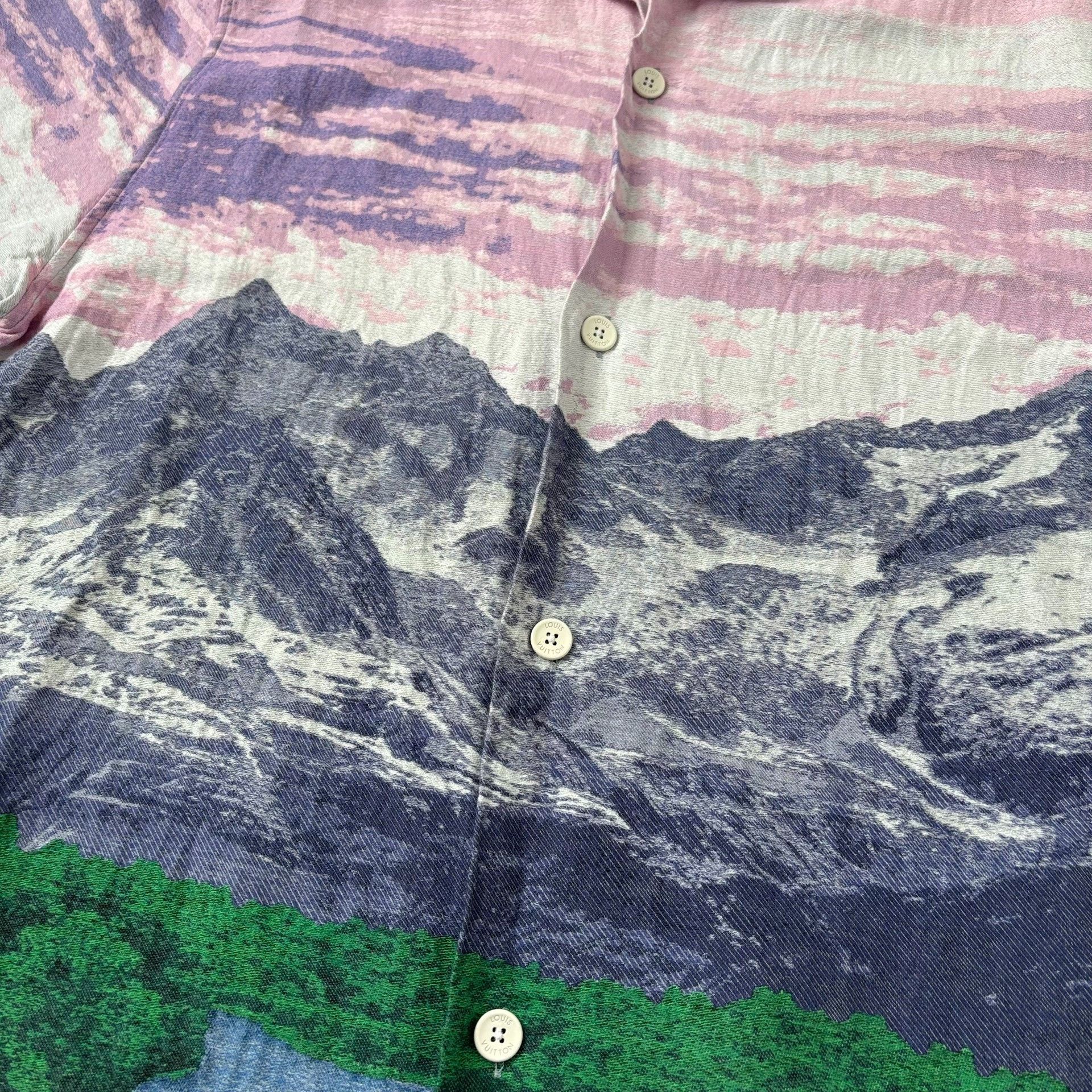 Louis Vuitton Louis Vuitton Colorful Landscape Print Shirt Size US M / EU 48-50 / 2 - 3 Thumbnail