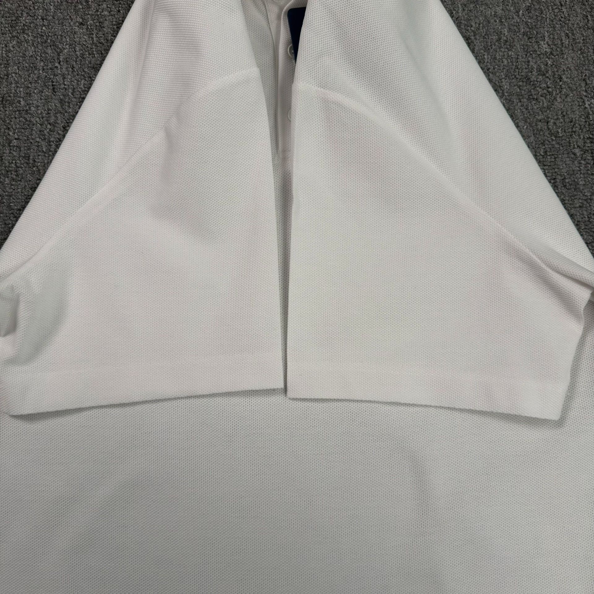 Louis Vuitton Louis Vuitton Embroidered Logo Polo White Size L Size US L / EU 52-54 / 3 - 5 Thumbnail