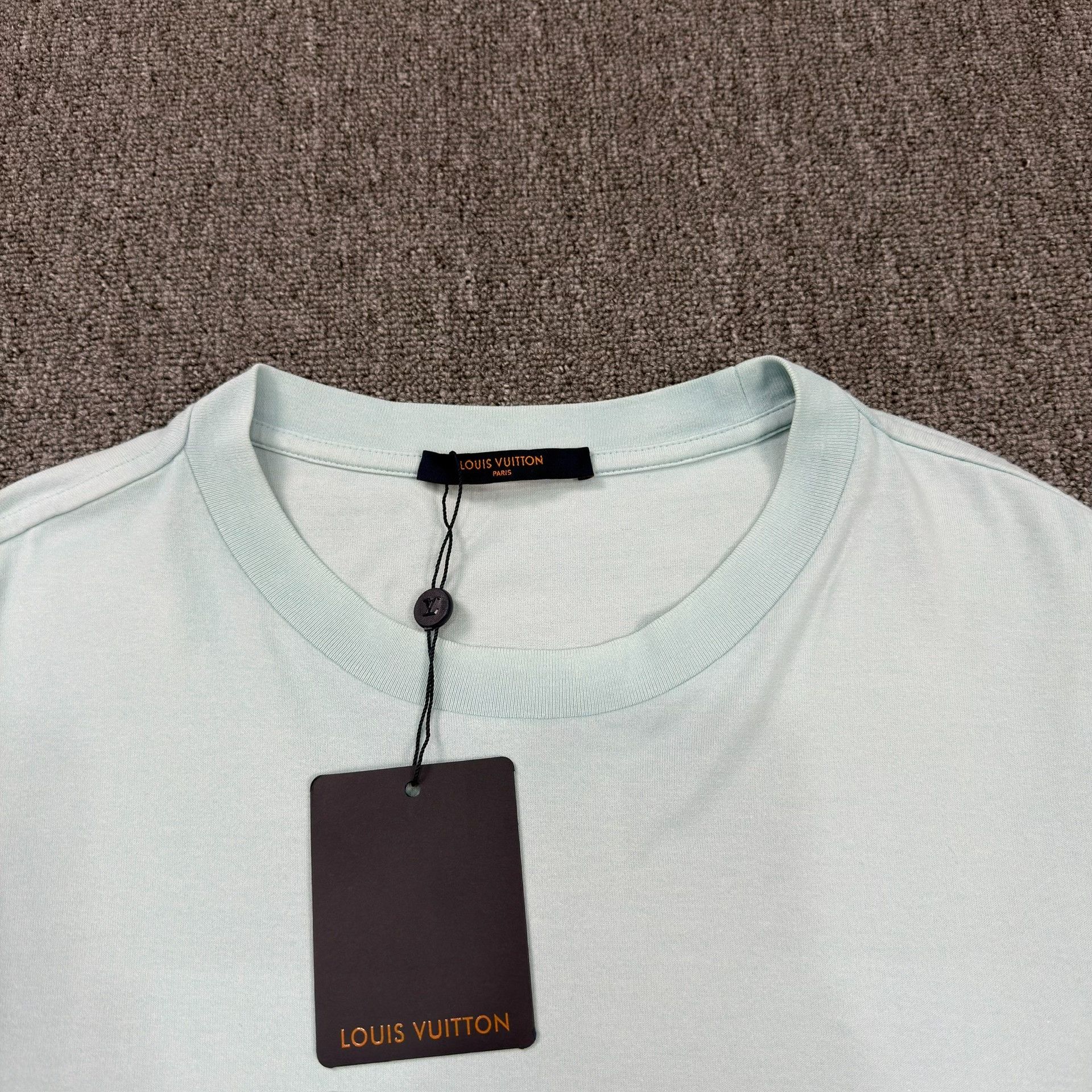 Louis Vuitton Louis Vuitton Gradient Monogram T-Shirt Size XXL Size US XXL / EU 58 / 5 - 3 Thumbnail