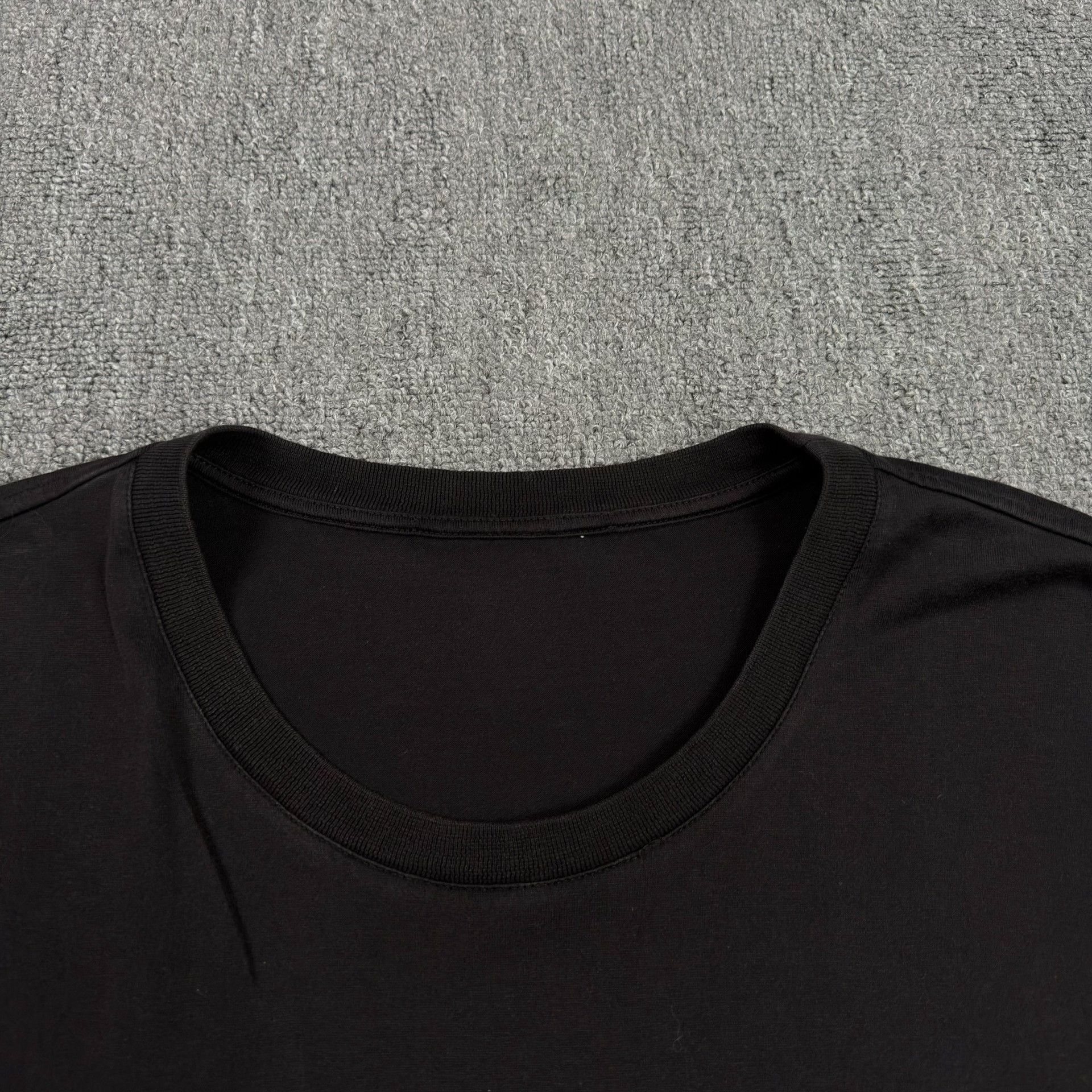 Louis Vuitton Louis Vuitton Red Logo T-Shirt US XXL Size US XXL / EU 58 / 5 - 4 Thumbnail