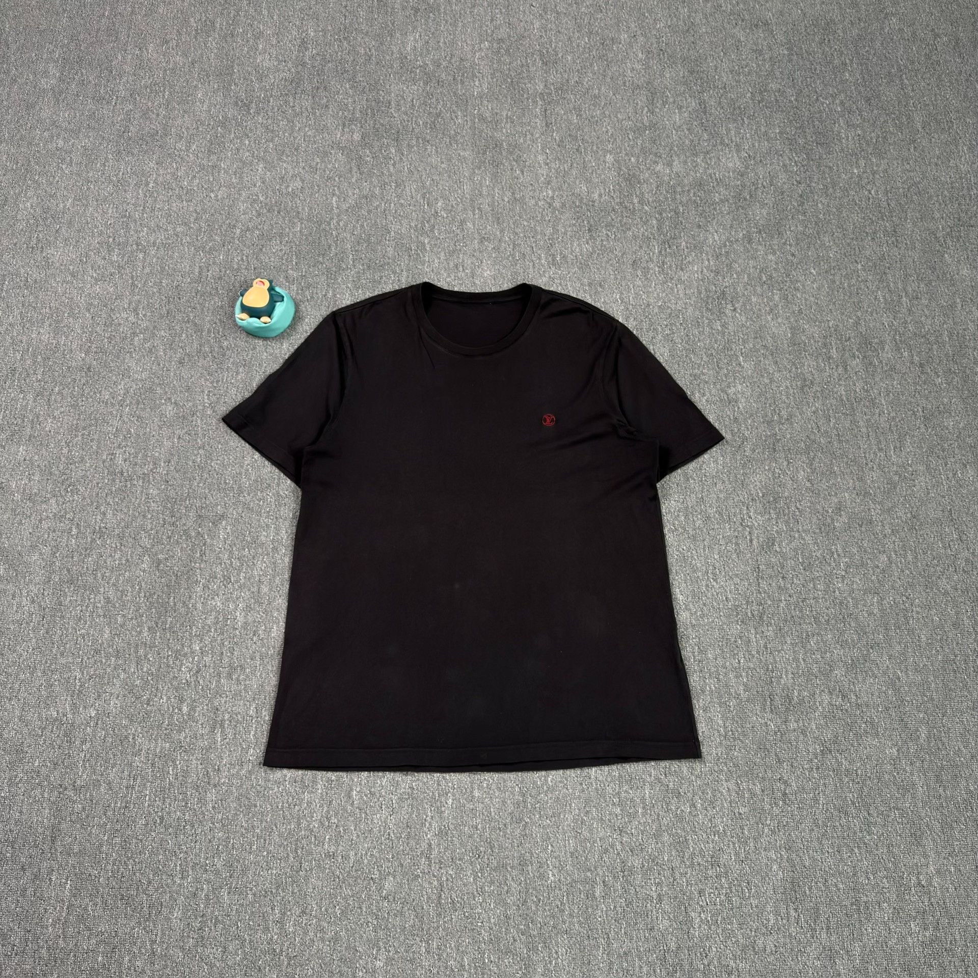 Louis Vuitton Louis Vuitton Red Logo T-Shirt US XXL Size US XXL / EU 58 / 5 - 2 Thumbnail
