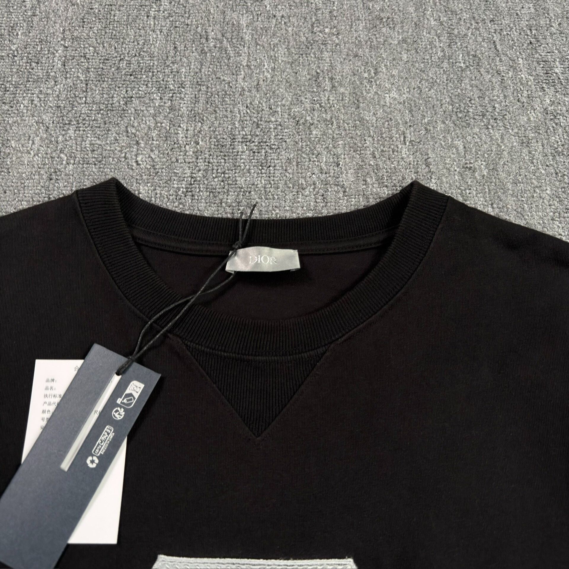 Dior Dior Logo Patch T-Shirt Size L Size US L / EU 52-54 / 3 - 4 Thumbnail