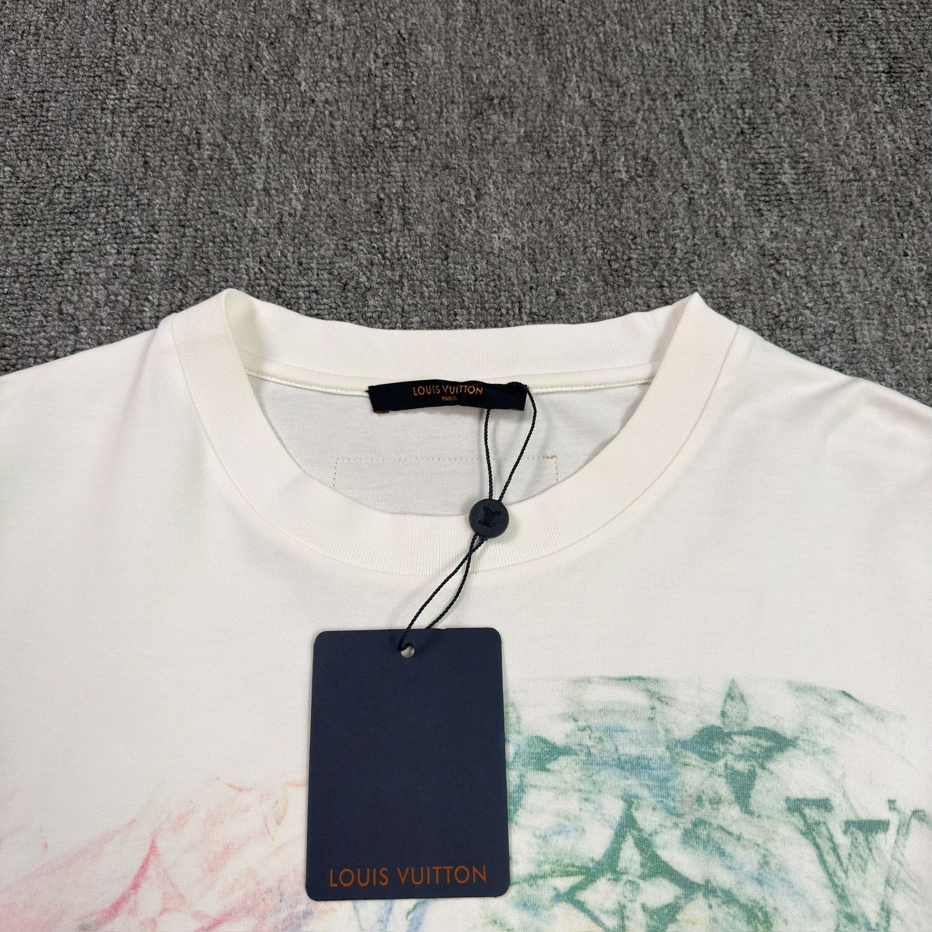 Louis Vuitton Louis Vuitton Pastel Monogram T-Shirt L Size US L / EU 52-54 / 3 - 4 Thumbnail
