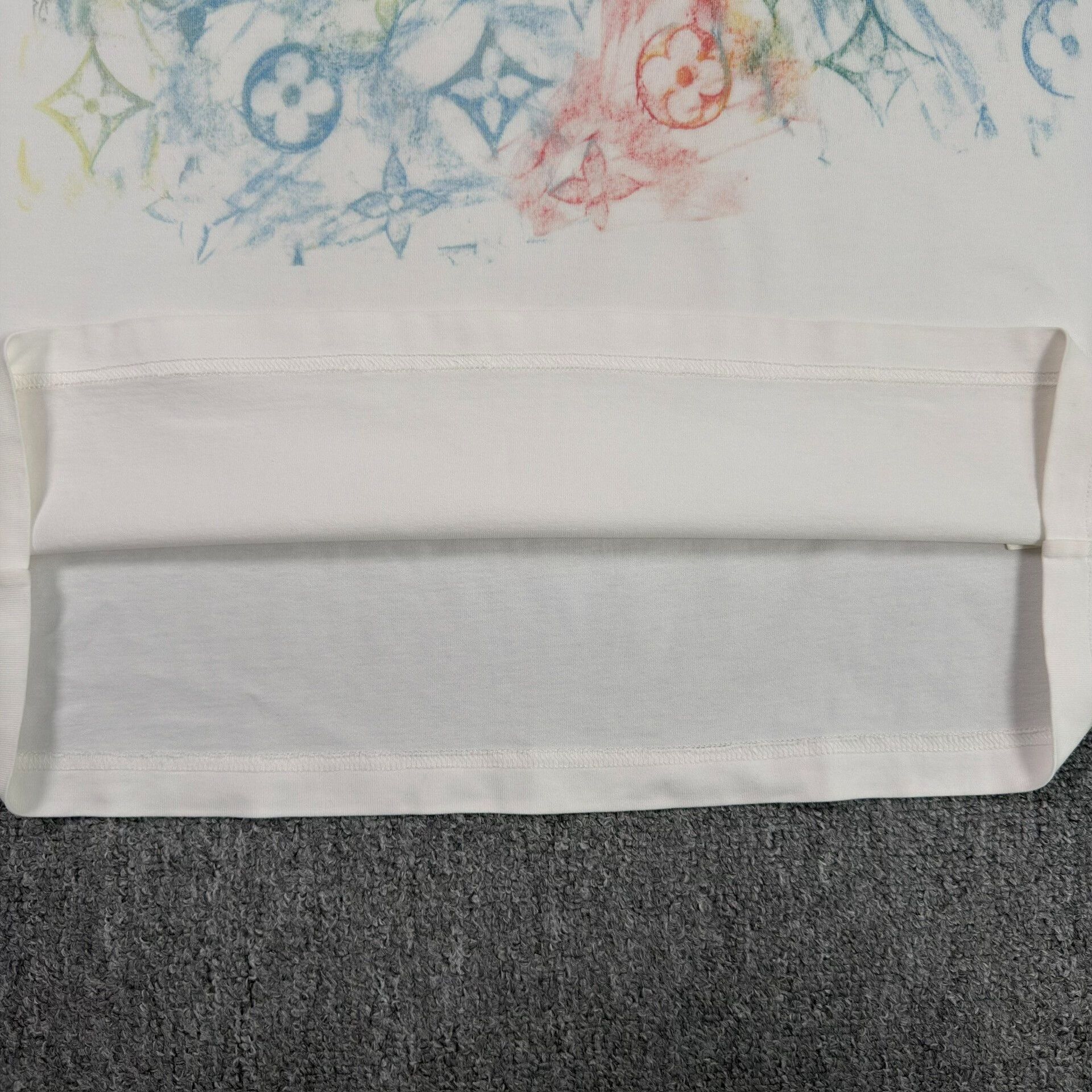 Louis Vuitton Louis Vuitton Pastel Monogram T-Shirt L Size US L / EU 52-54 / 3 - 6 Thumbnail