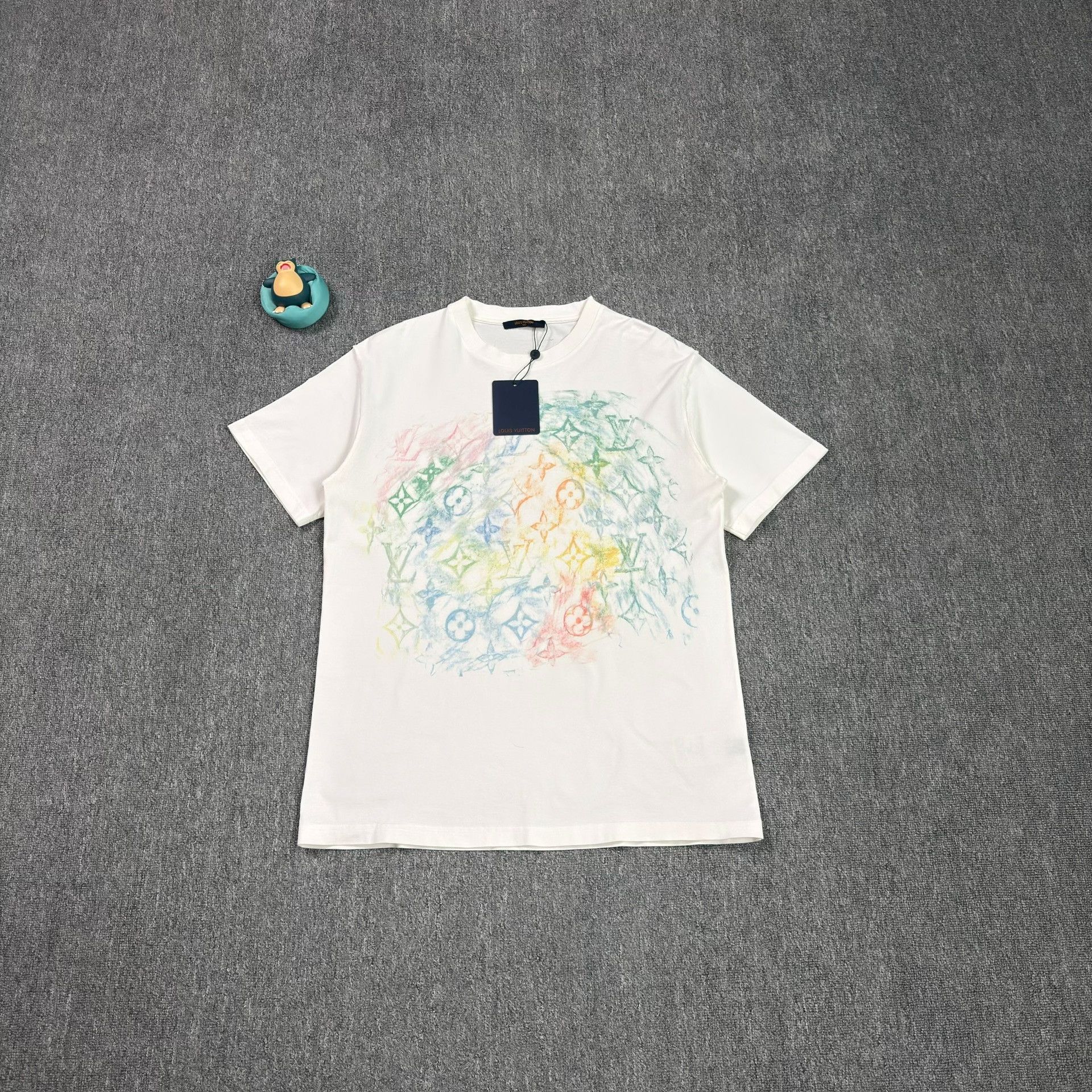 Louis Vuitton Louis Vuitton Pastel Monogram T-Shirt L Size US L / EU 52-54 / 3 - 2 Thumbnail