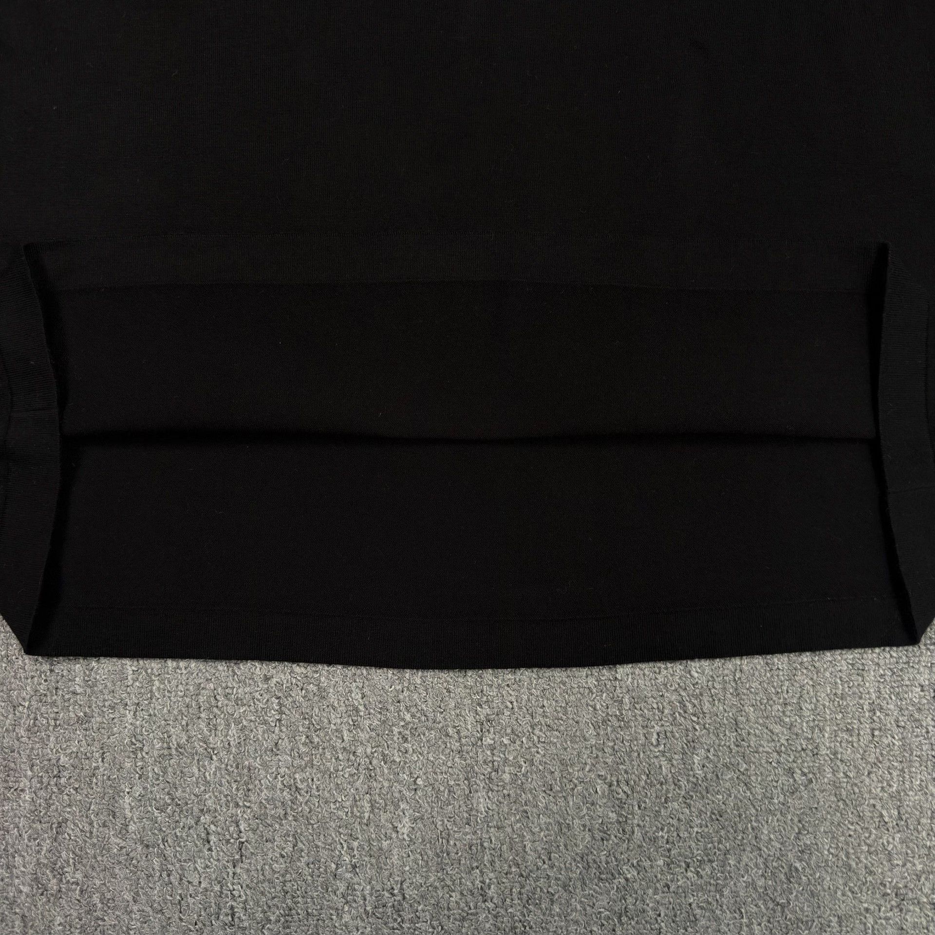 Louis Vuitton Louis Vuitton Logo Graphic Knit T-Shirt Size L Size US L / EU 52-54 / 3 - 6 Thumbnail