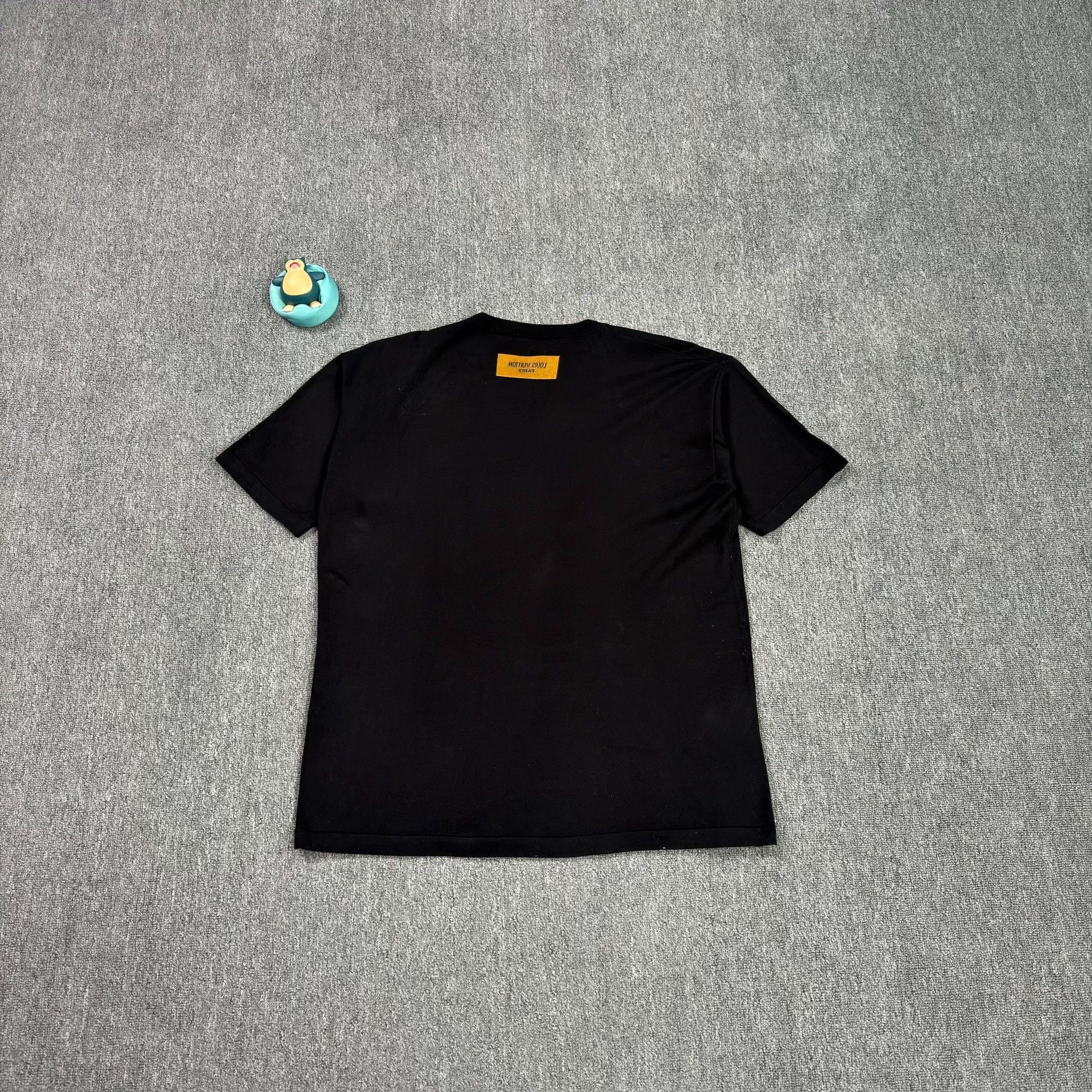 Louis Vuitton Louis Vuitton Logo Graphic Knit T-Shirt Size L Size US L / EU 52-54 / 3 - 3 Thumbnail