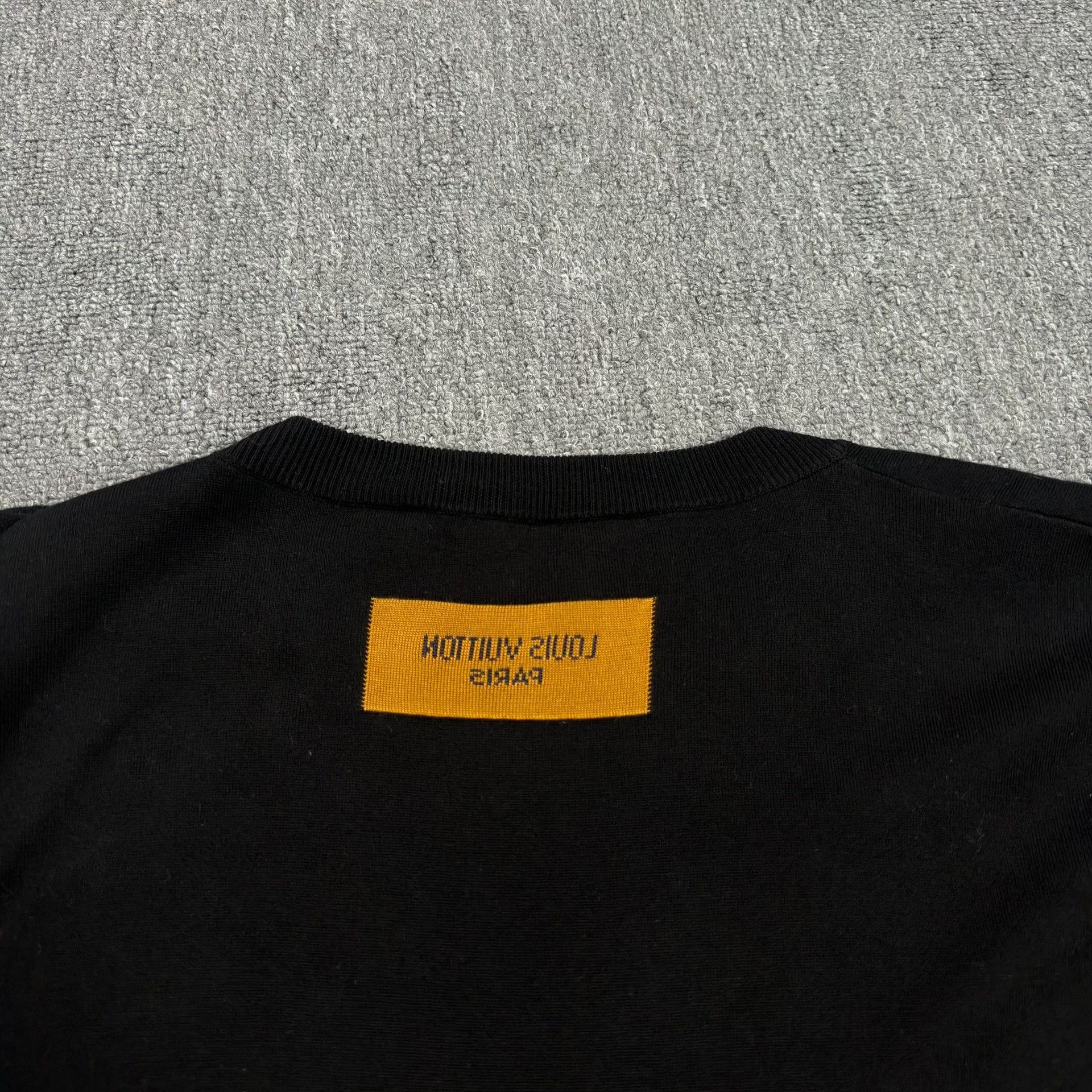 Louis Vuitton Louis Vuitton Logo Graphic Knit T-Shirt Size L Size US L / EU 52-54 / 3 - 9 Thumbnail