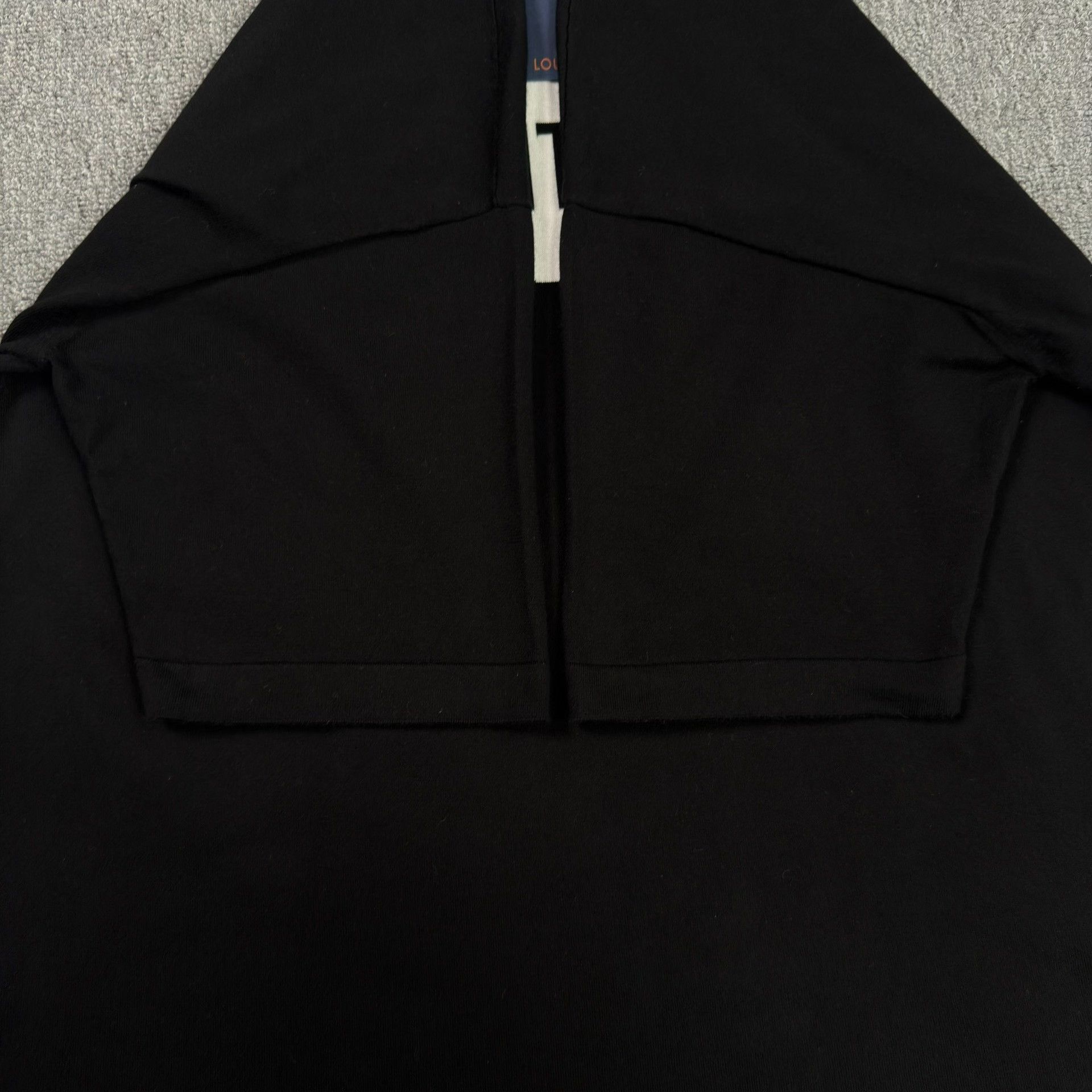 Louis Vuitton Louis Vuitton Logo Graphic Knit T-Shirt Size L Size US L / EU 52-54 / 3 - 5 Thumbnail
