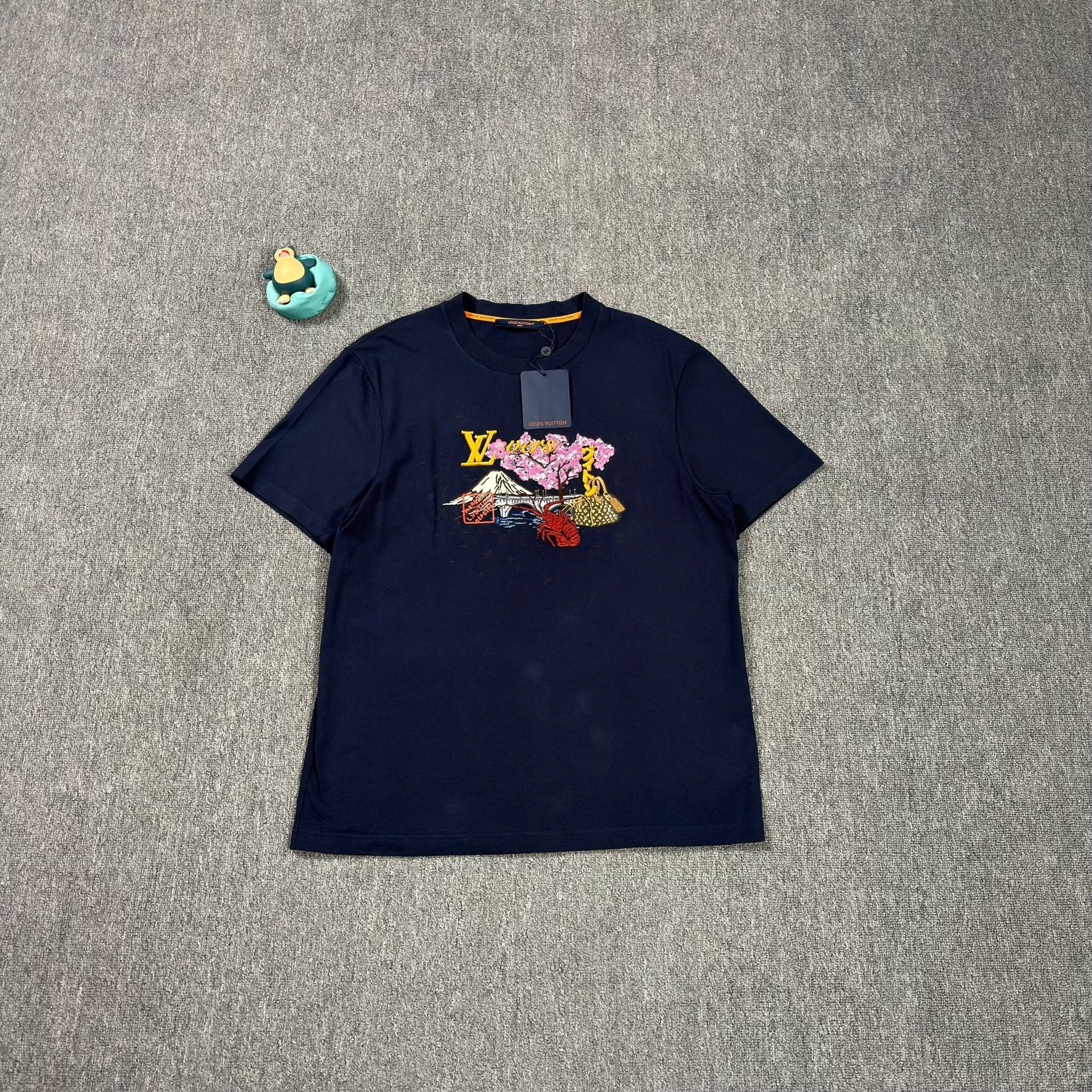 Louis Vuitton Louis Vuitton Nigo Lobster Embroidery T-Shirt Size XL Size US XL / EU 56 / 4 - 2 Thumbnail