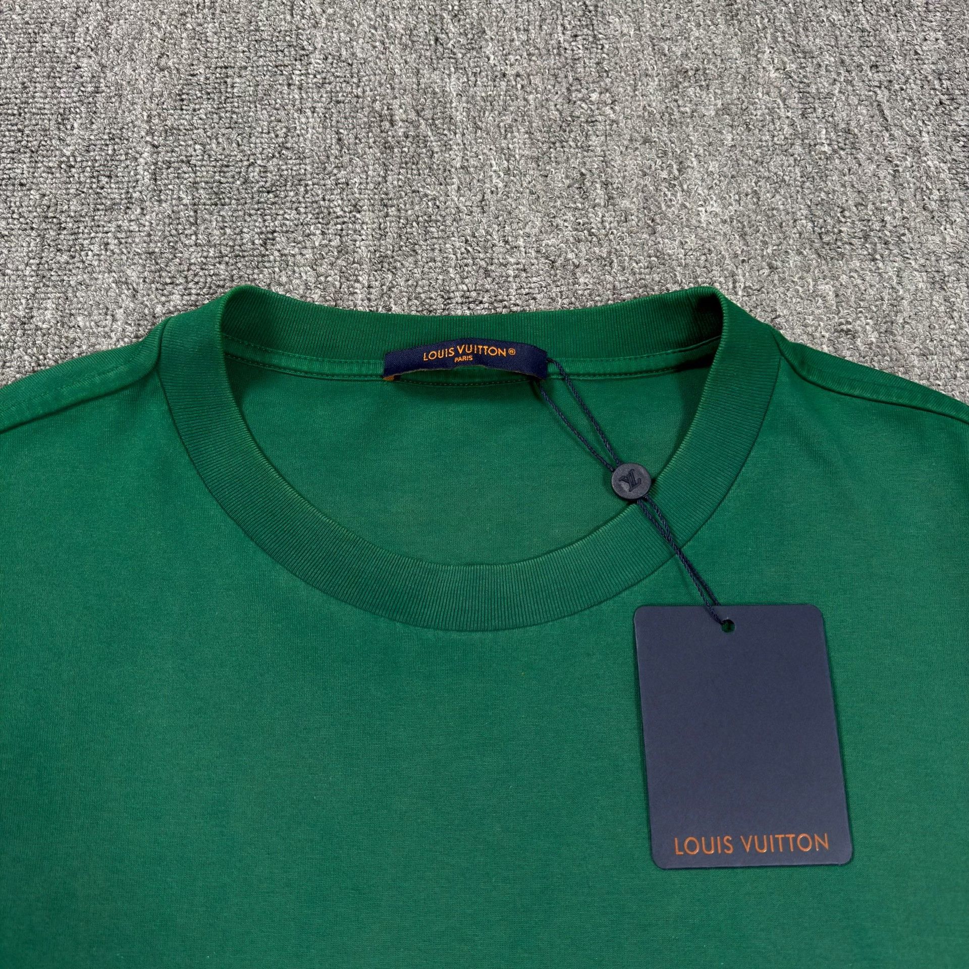 Louis Vuitton Louis Vuitton Monogram Gradient T-Shirt Size XXL Size US XXL / EU 58 / 5 - 4 Thumbnail