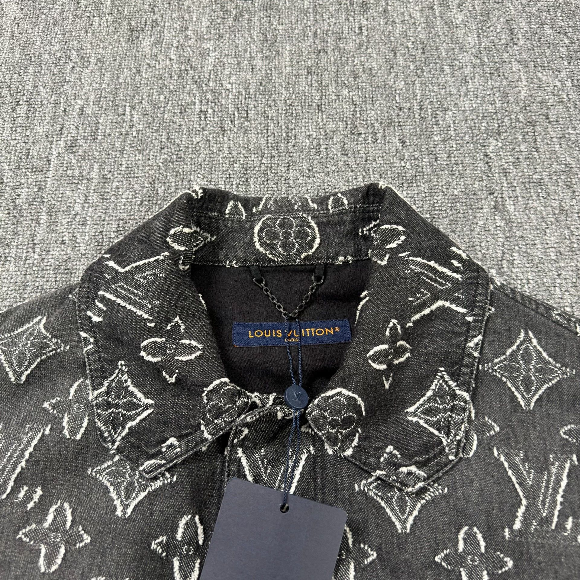Louis Vuitton Louis Vuitton Monogram Short Sleeve Shirt Size L Size US L / EU 52-54 / 3 - 3 Thumbnail