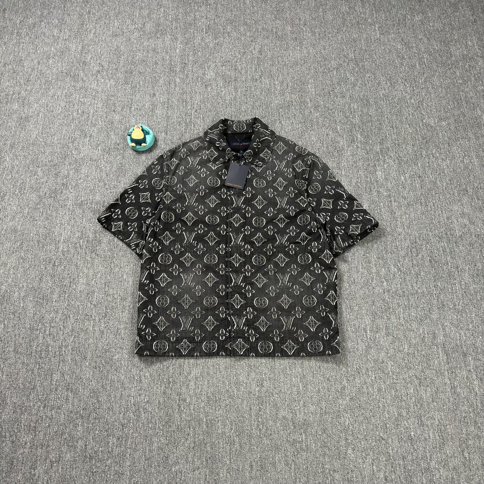 Louis Vuitton Louis Vuitton Monogram Short Sleeve Shirt Size L Size US L / EU 52-54 / 3 - 2 Thumbnail