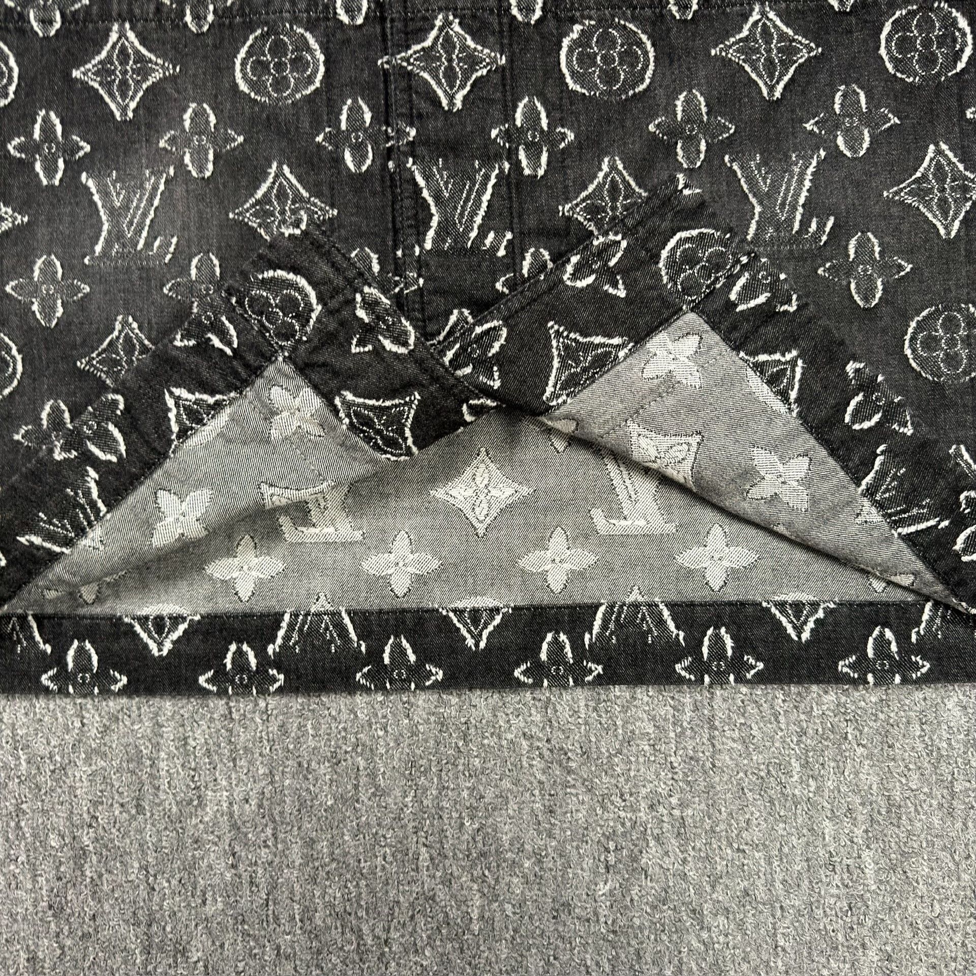 Louis Vuitton Louis Vuitton Monogram Short Sleeve Shirt Size L Size US L / EU 52-54 / 3 - 5 Thumbnail