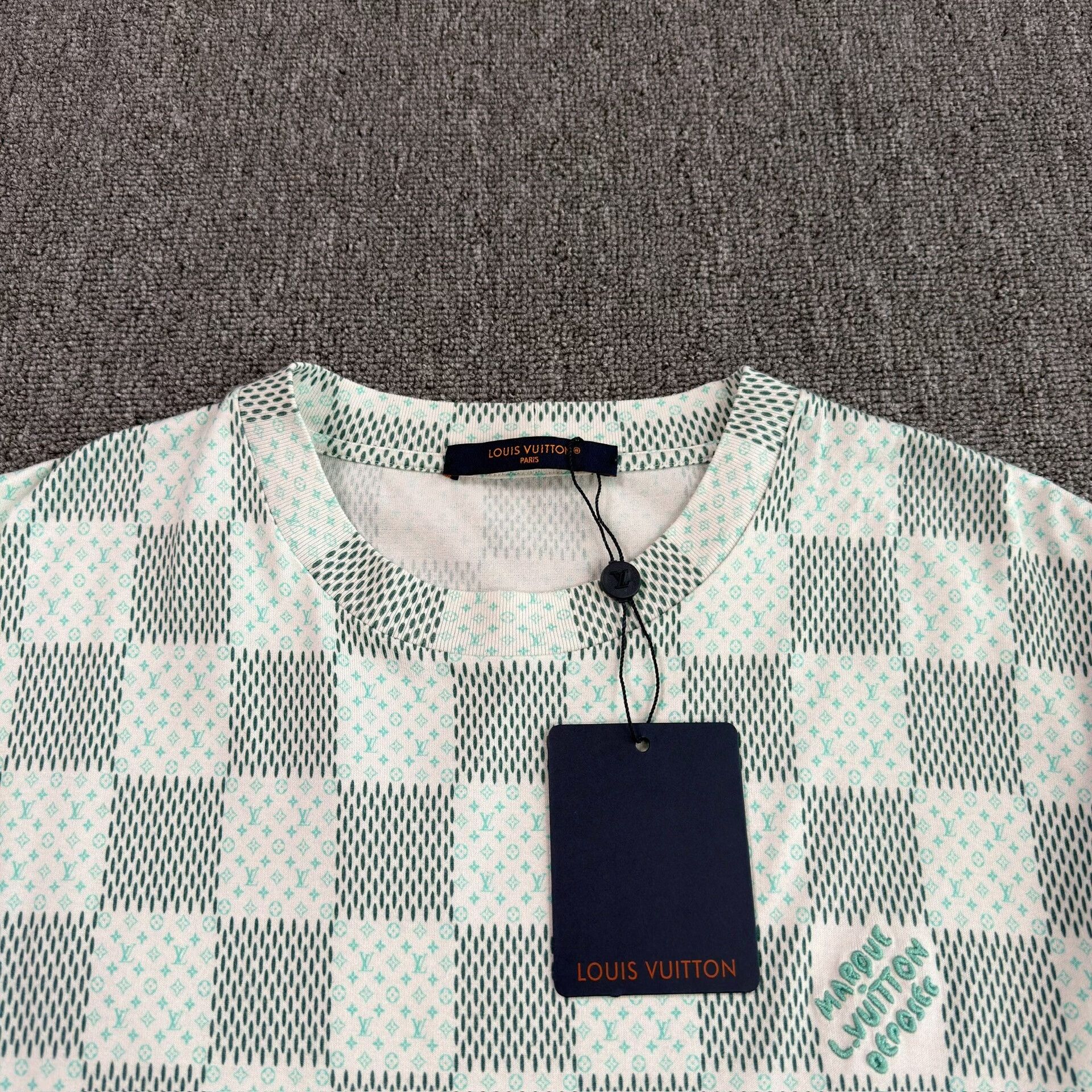 Louis Vuitton Louis Vuitton Damier Pattern T-Shirt Size S Size US S / EU 44-46 / 1 - 4 Thumbnail