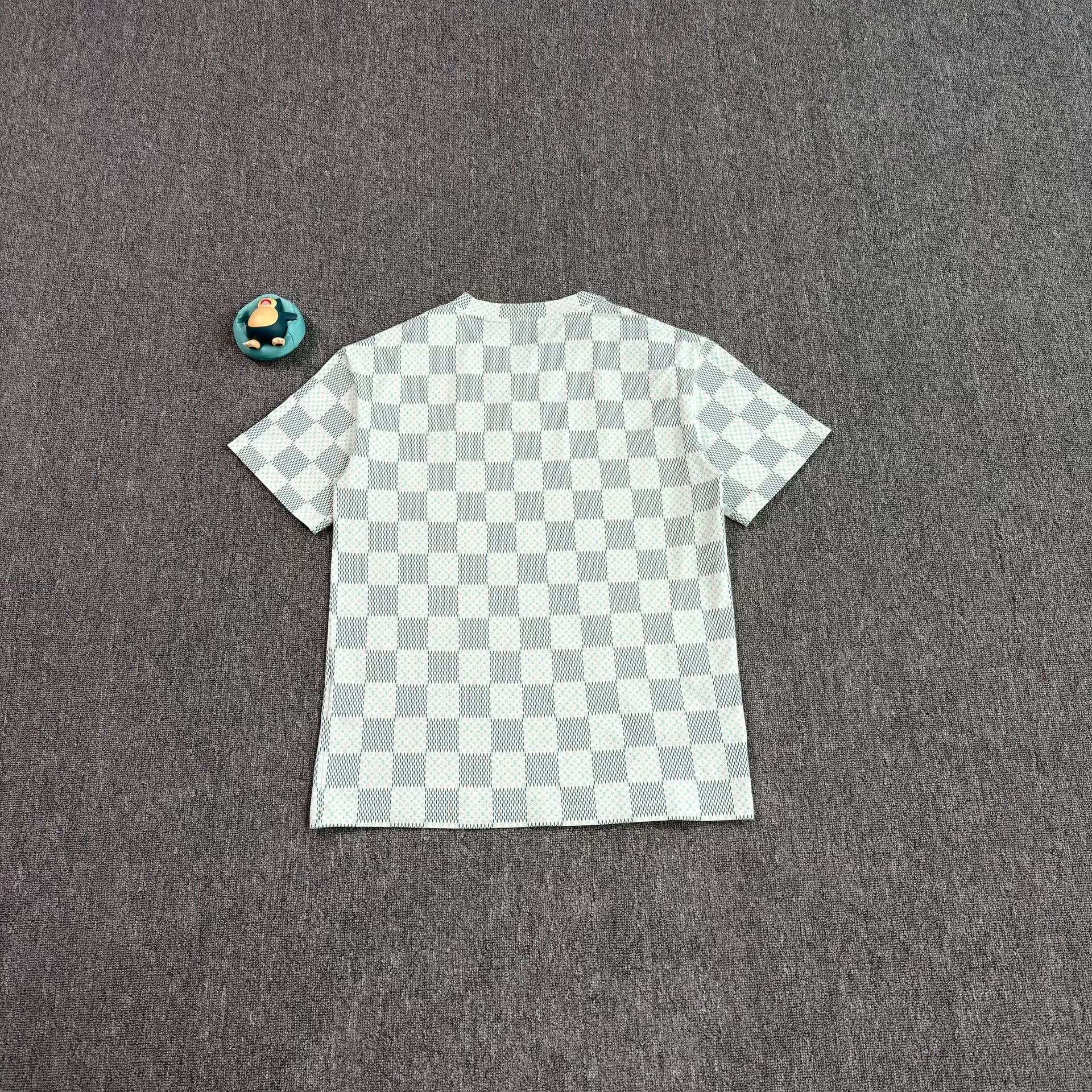 Louis Vuitton Louis Vuitton Damier Pattern T-Shirt Size S Size US S / EU 44-46 / 1 - 3 Thumbnail