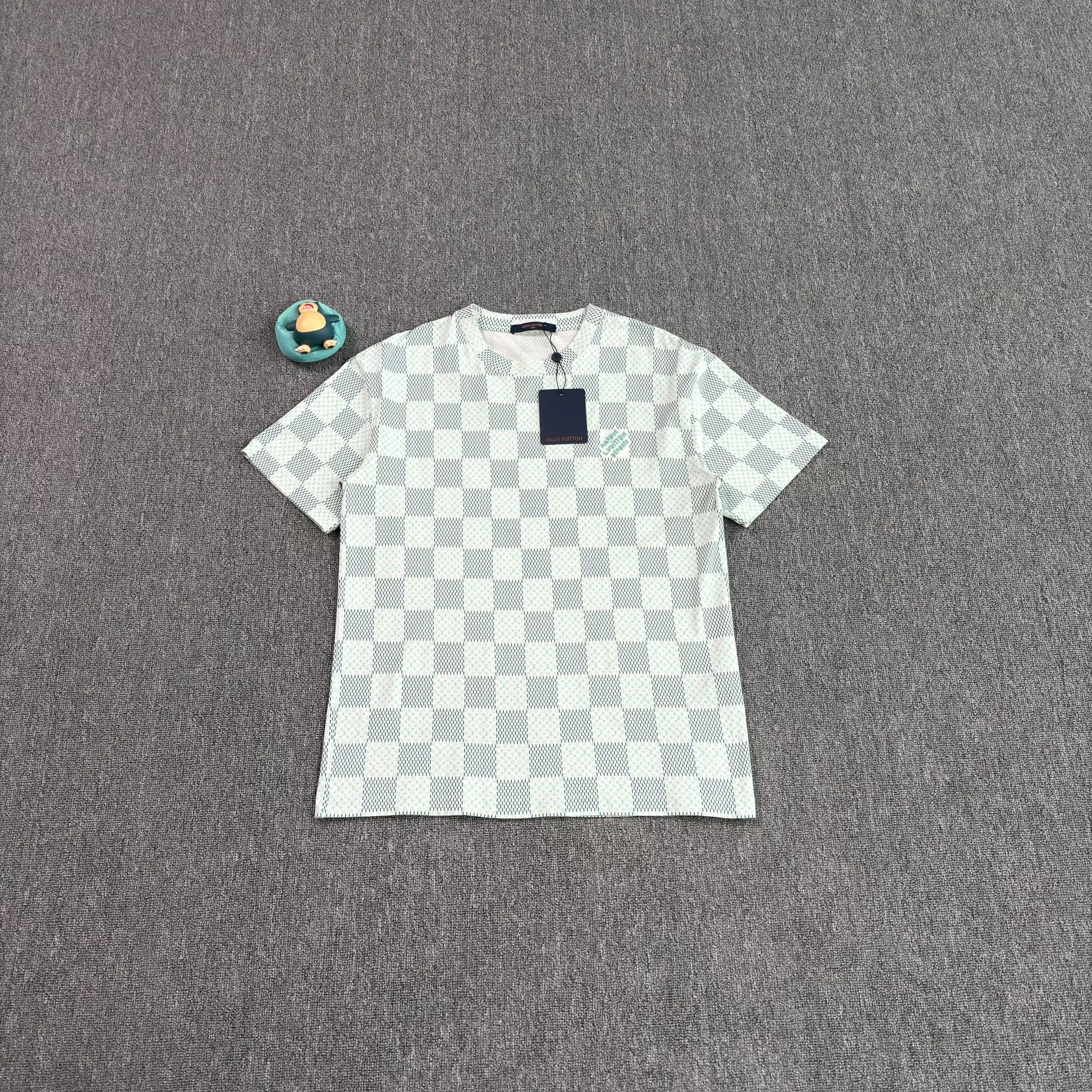Louis Vuitton Louis Vuitton Damier Pattern T-Shirt Size S Size US S / EU 44-46 / 1 - 2 Thumbnail