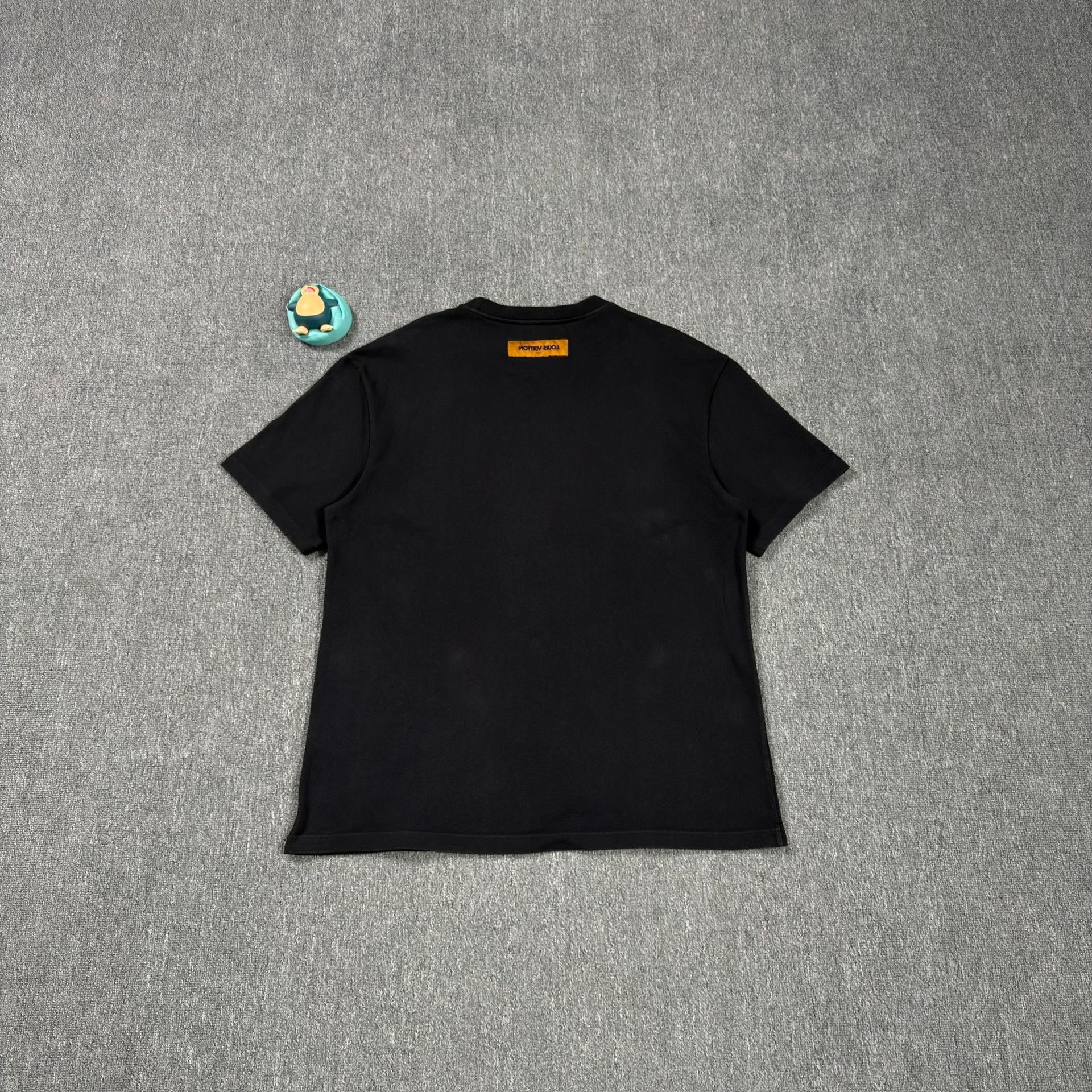 Louis Vuitton Louis Vuitton Pearl Logo T-Shirt Size XXL Size US XXL / EU 58 / 5 - 3 Thumbnail