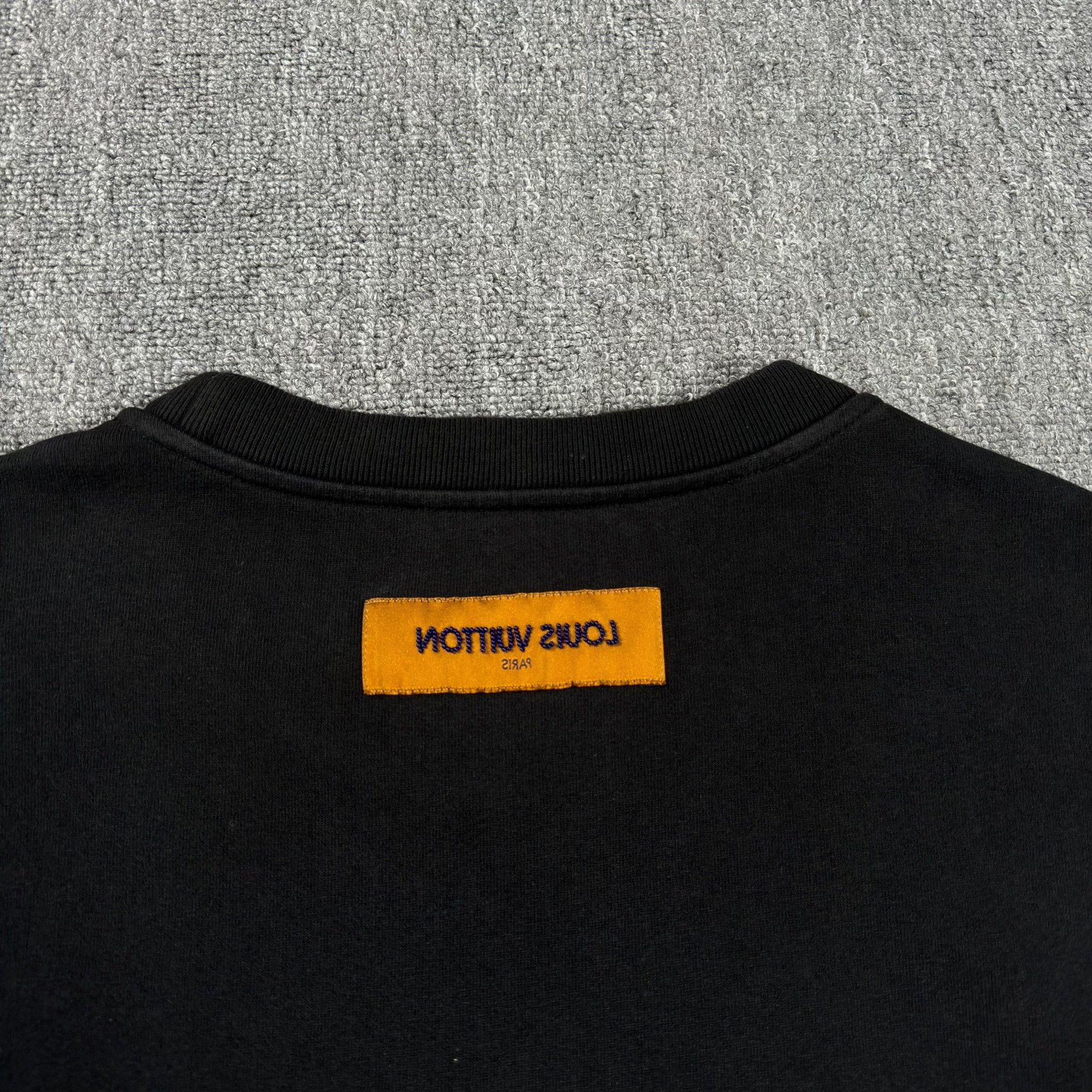 Louis Vuitton Louis Vuitton Pearl Logo T-Shirt Size XXL Size US XXL / EU 58 / 5 - 9 Thumbnail