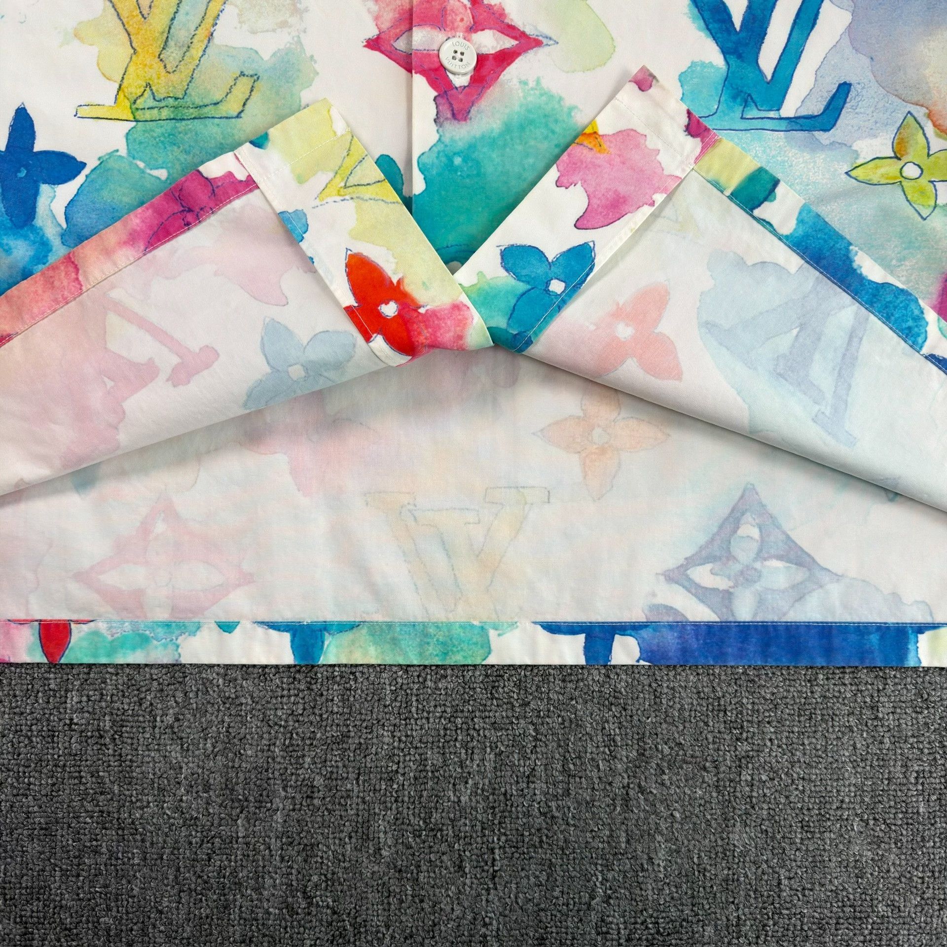 Louis Vuitton Louis Vuitton Watercolor Monogram Shirt Size L Size US L / EU 52-54 / 3 - 6 Thumbnail