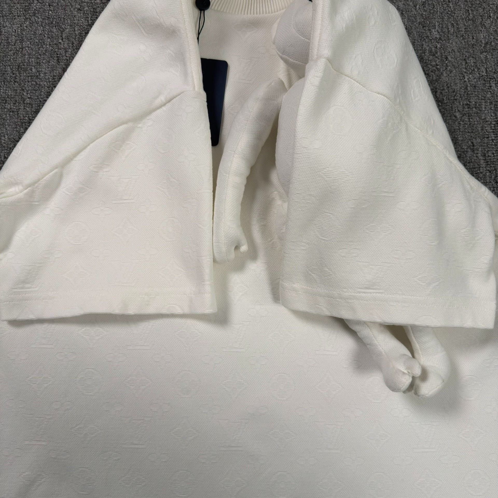 Louis Vuitton Louis Vuitton Monogram Embossed Puppet T-Shirt Size L Size US L / EU 52-54 / 3 - 5 Thumbnail