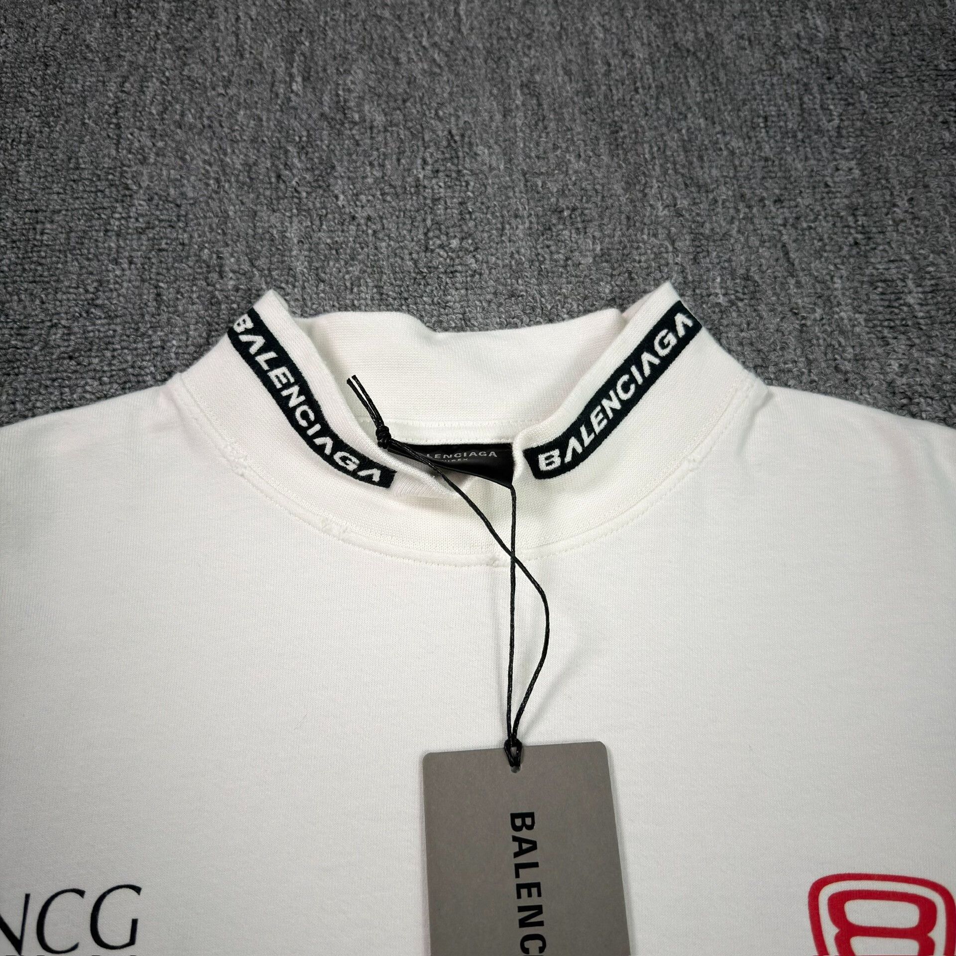 Balenciaga Balenciaga Graphic Print T-Shirt Size S Size US S / EU 44-46 / 1 - 4 Thumbnail