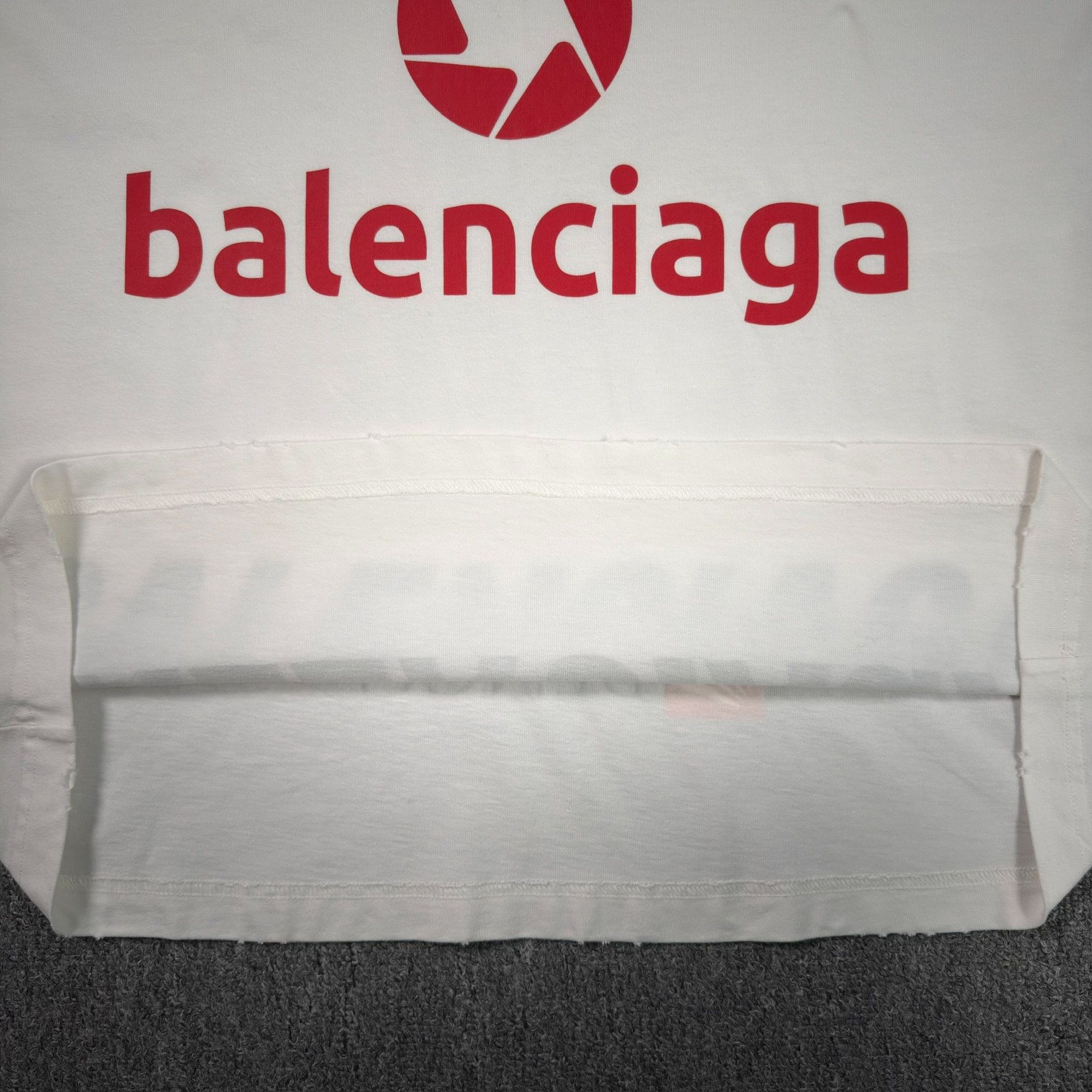 Balenciaga Balenciaga Graphic Print T-Shirt Size S Size US S / EU 44-46 / 1 - 6 Thumbnail