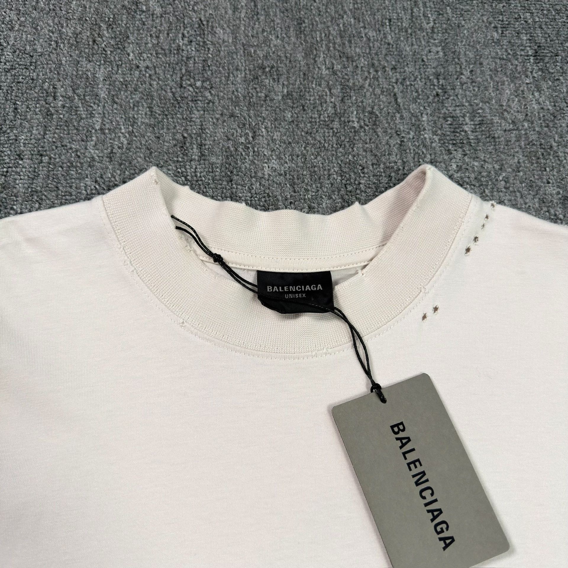 Balenciaga Balenciaga Distressed Tape Logo T-Shirt Size S Size US S / EU 44-46 / 1 - 4 Thumbnail