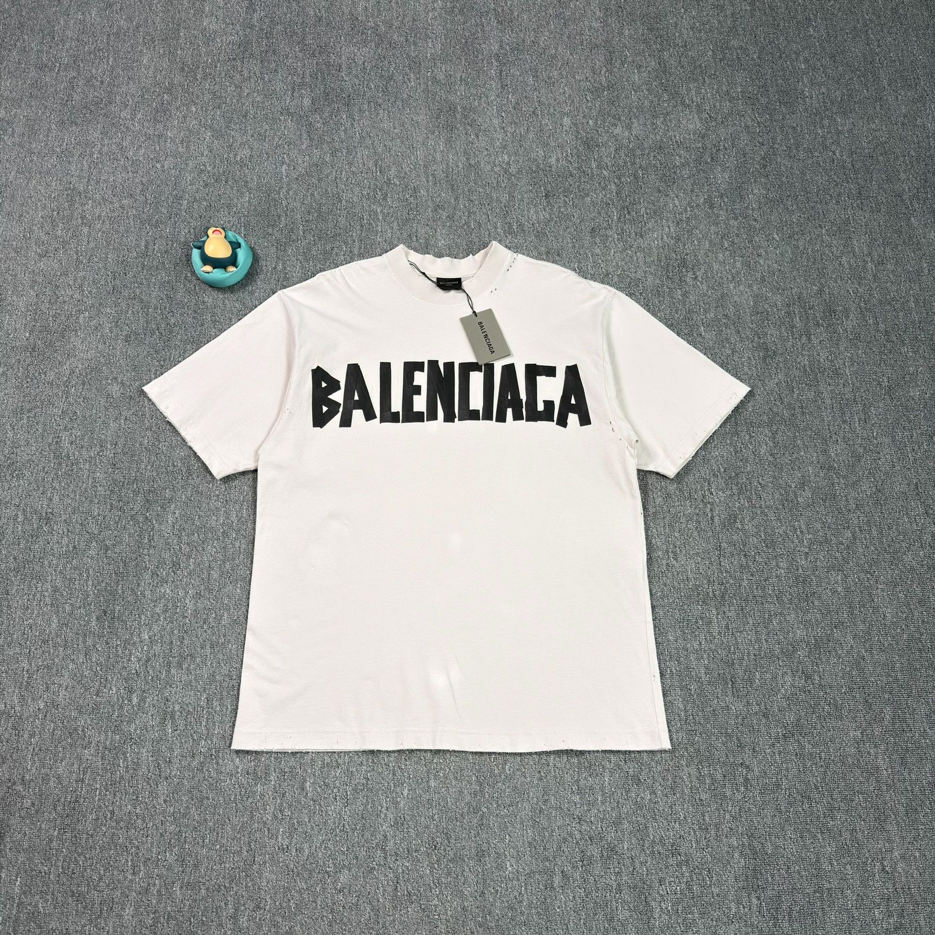Balenciaga Balenciaga Distressed Tape Logo T-Shirt Size S Size US S / EU 44-46 / 1 - 2 Thumbnail