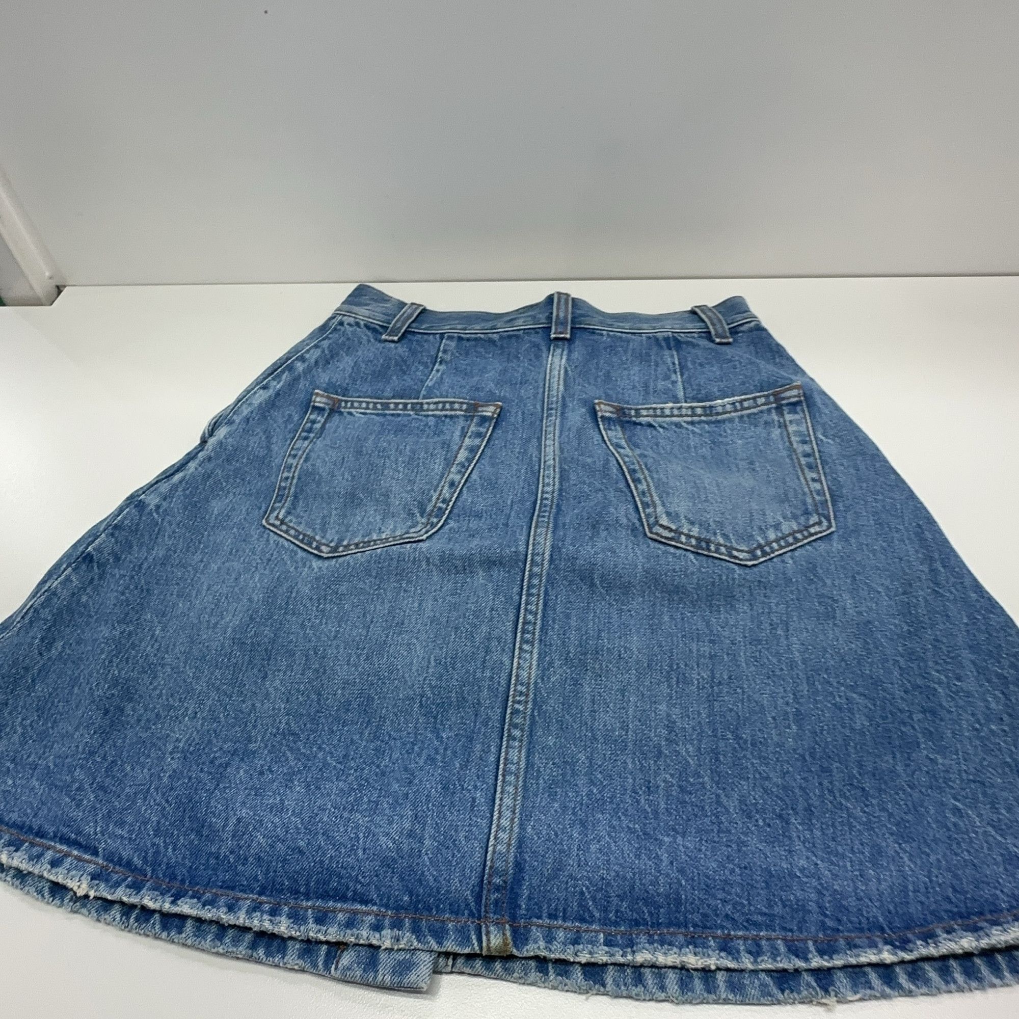 Gucci Gucci Apple Logo Patch Denim Mini Skirt Size 38 Size 26" / US 2 / IT 38 - 9 Thumbnail