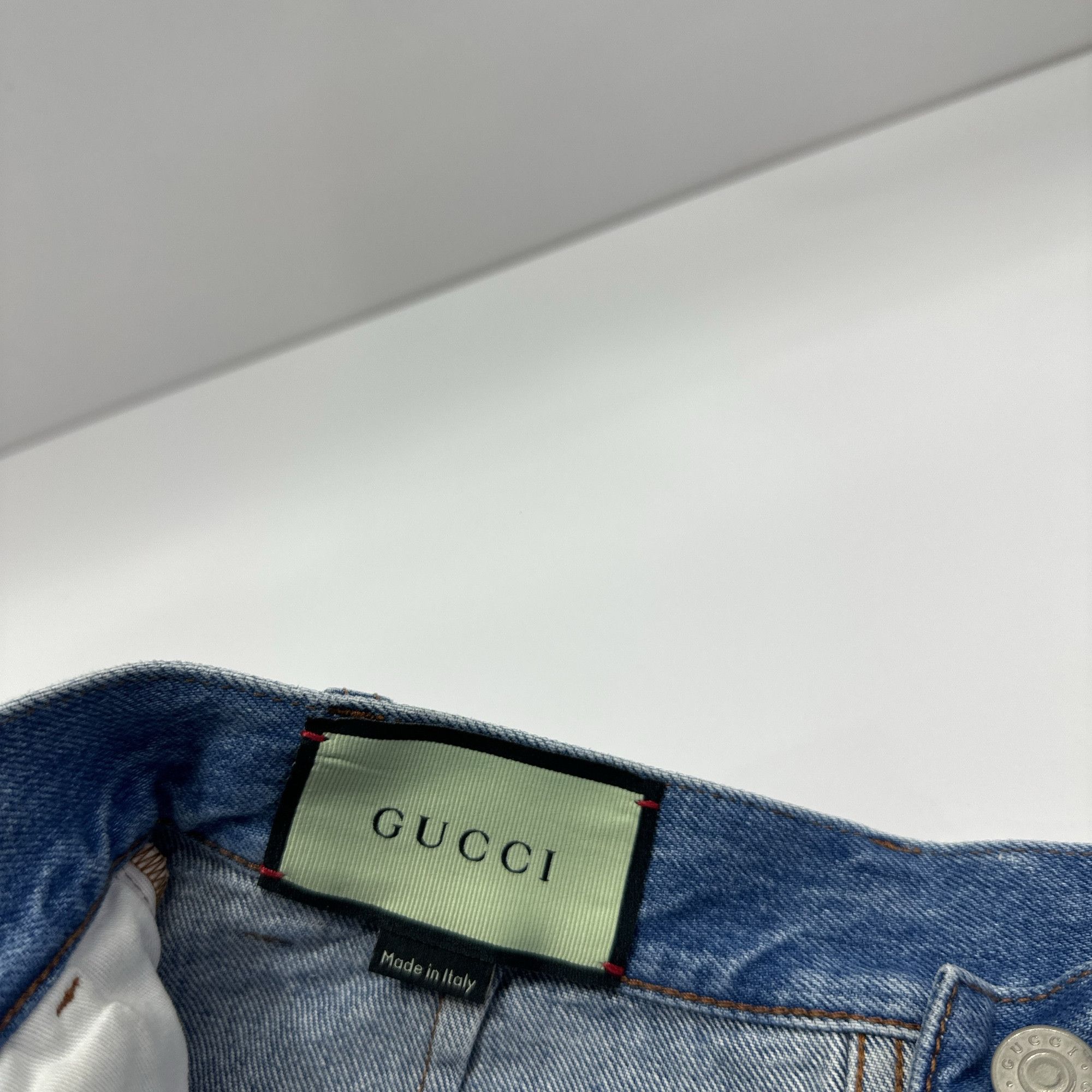 Gucci Gucci Apple Logo Patch Denim Mini Skirt Size 38 Size 26" / US 2 / IT 38 - 3 Thumbnail