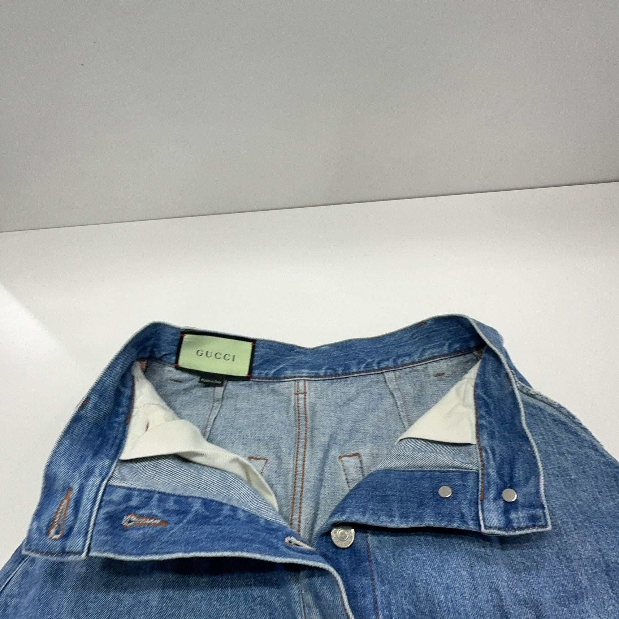 Gucci Gucci Apple Logo Patch Denim Mini Skirt Size 38 Size 26" / US 2 / IT 38 - 6 Thumbnail