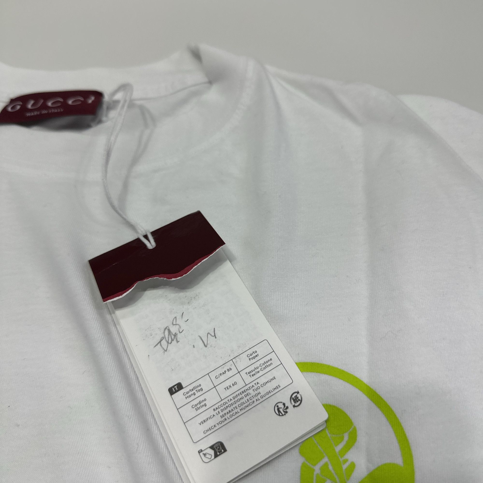 Gucci Gucci Logo Graphic T-Shirt Size M Size US M / EU 48-50 / 2 - 4 Thumbnail