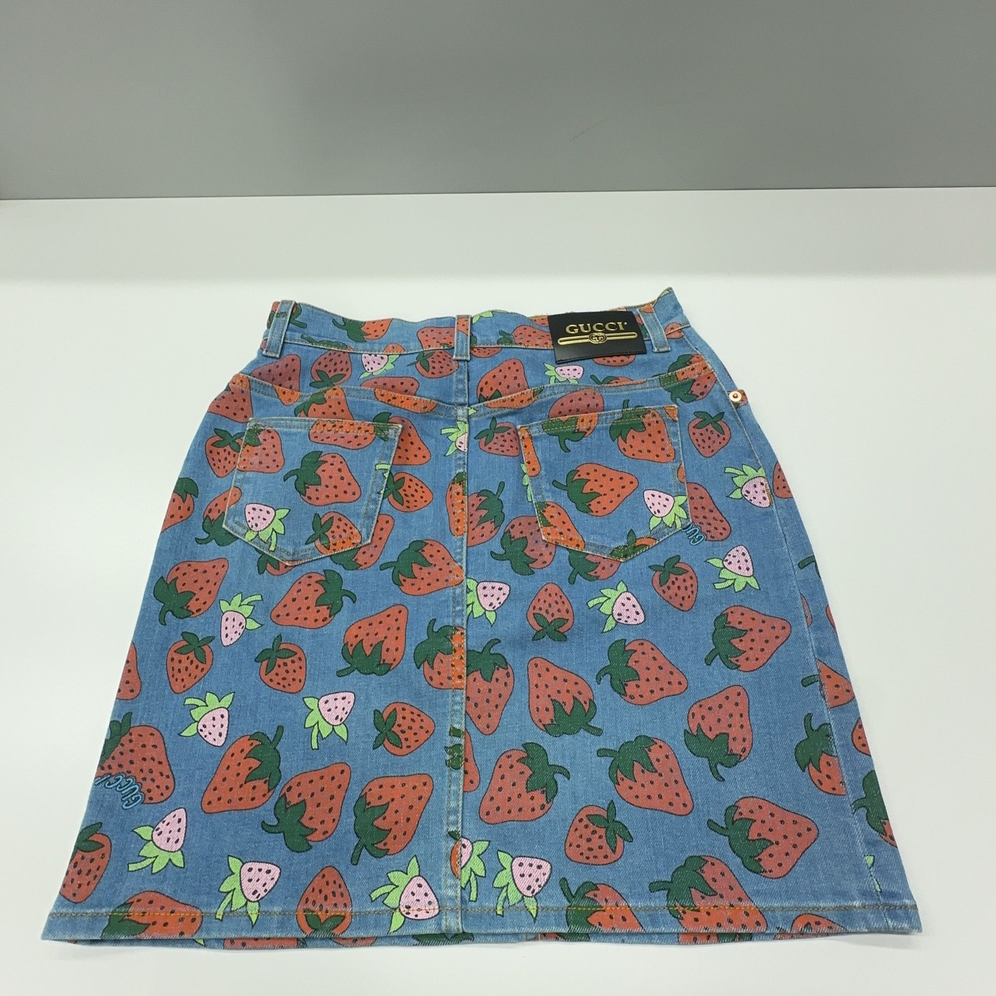 Gucci Gucci Strawberry Print Denim Mini Skirt Size 44 Size 30" / US 8 / IT 44 - 6 Thumbnail