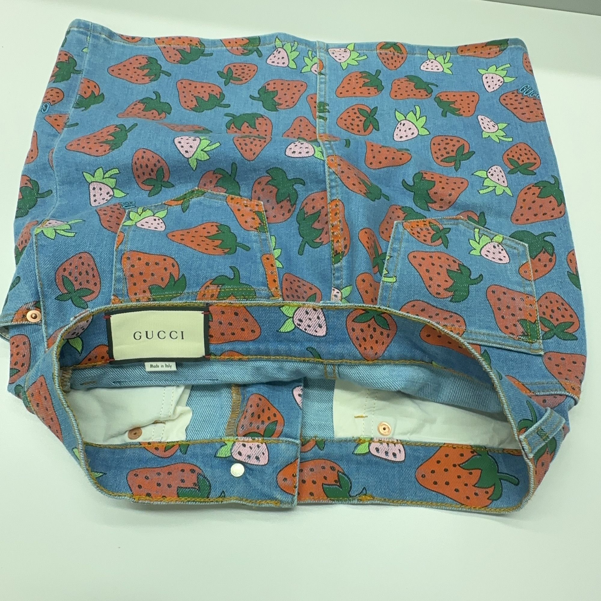Gucci Gucci Strawberry Print Denim Mini Skirt Size 44 Size 30" / US 8 / IT 44 - 7 Thumbnail
