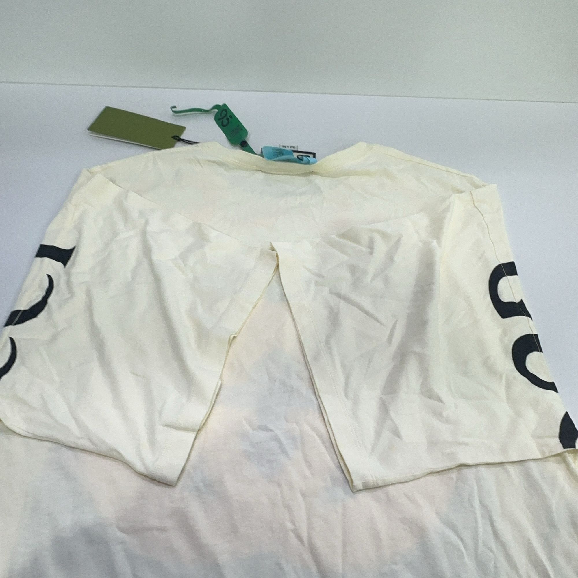 Gucci Gucci Logo Graphic T-Shirt Size XS Size XS / US 0-2 / IT 36-38 - 9 Thumbnail