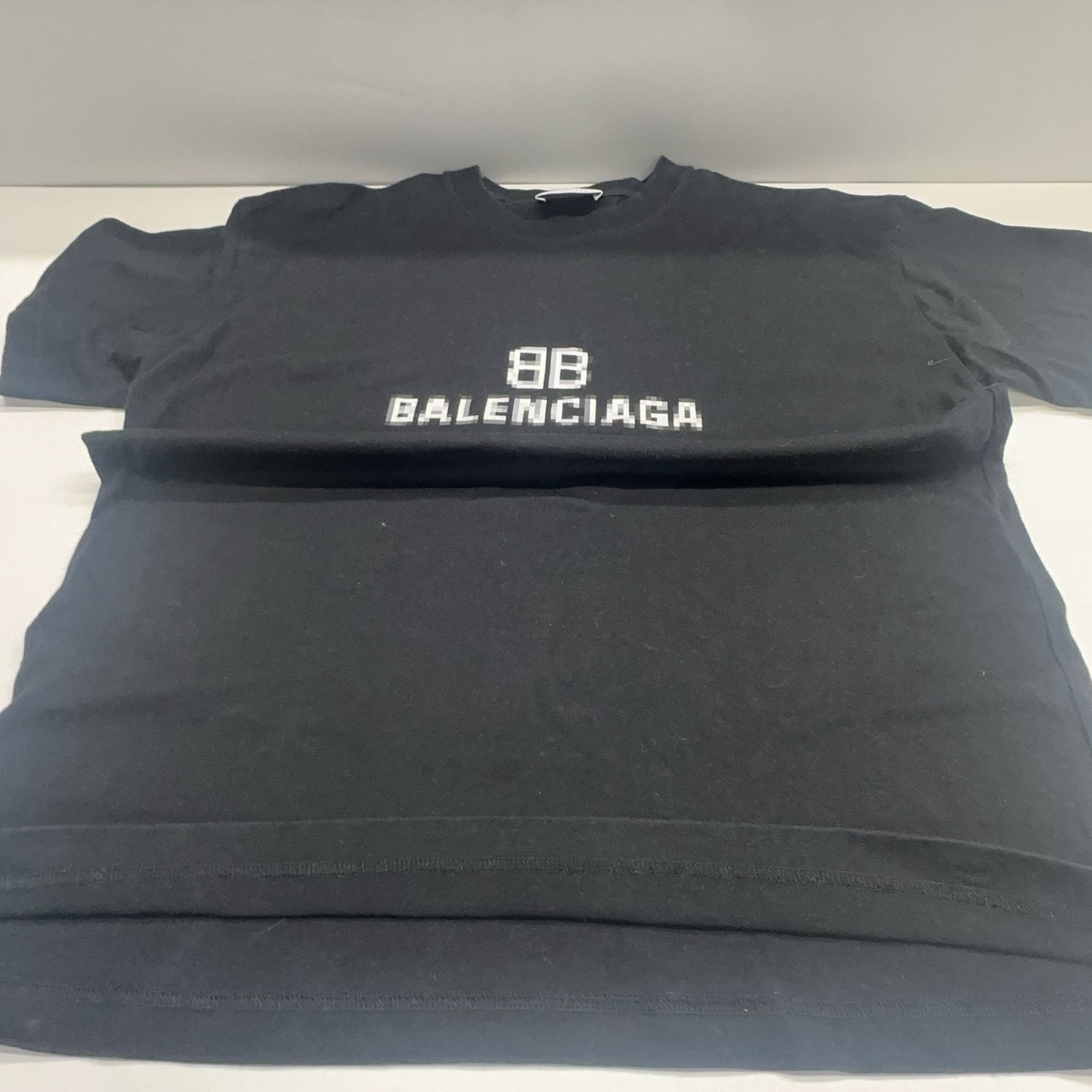 Balenciaga Balenciaga Pixelated BB Logo T-Shirt Size S Size US S / EU 44-46 / 1 - 7 Thumbnail