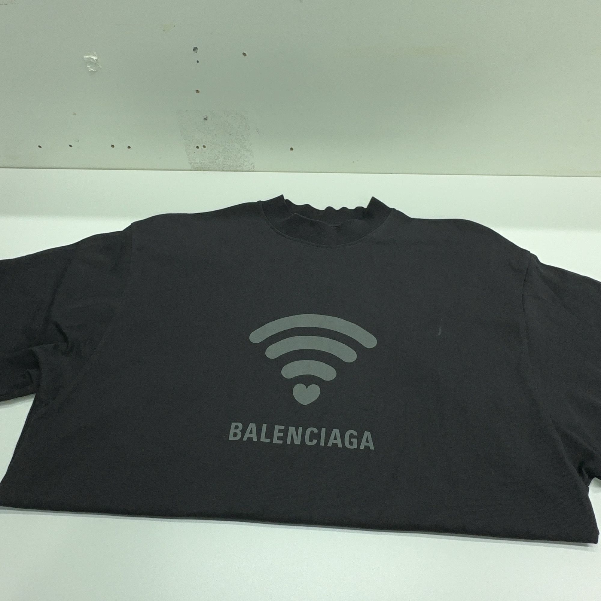 Balenciaga Balenciaga Heart Wi-Fi Logo T-Shirt Size XXS Size US XXS / EU 40 - 6 Thumbnail