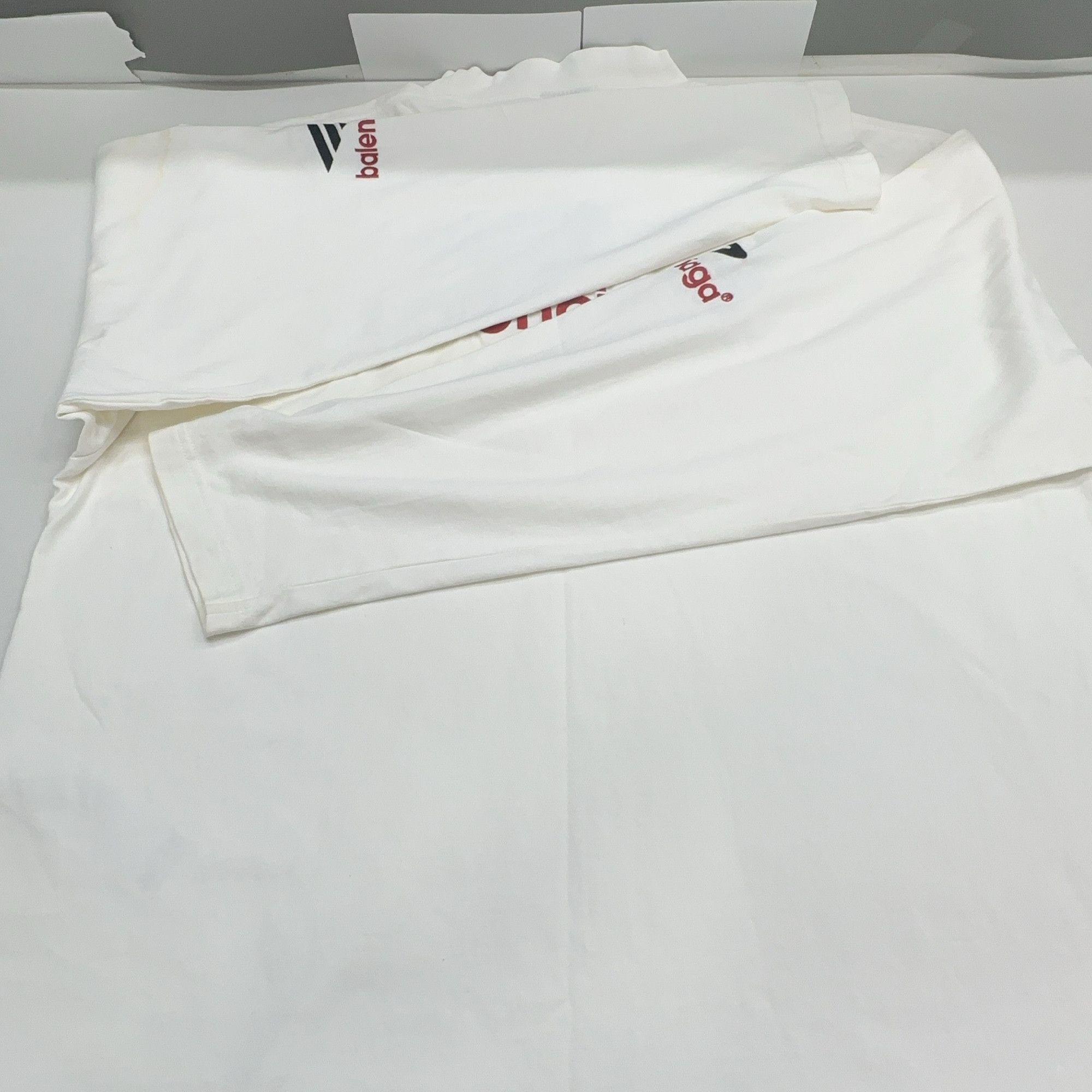 Balenciaga Balenciaga Logo Long Sleeve T-Shirt Size XS Size US XS / EU 42 / 0 - 9 Thumbnail