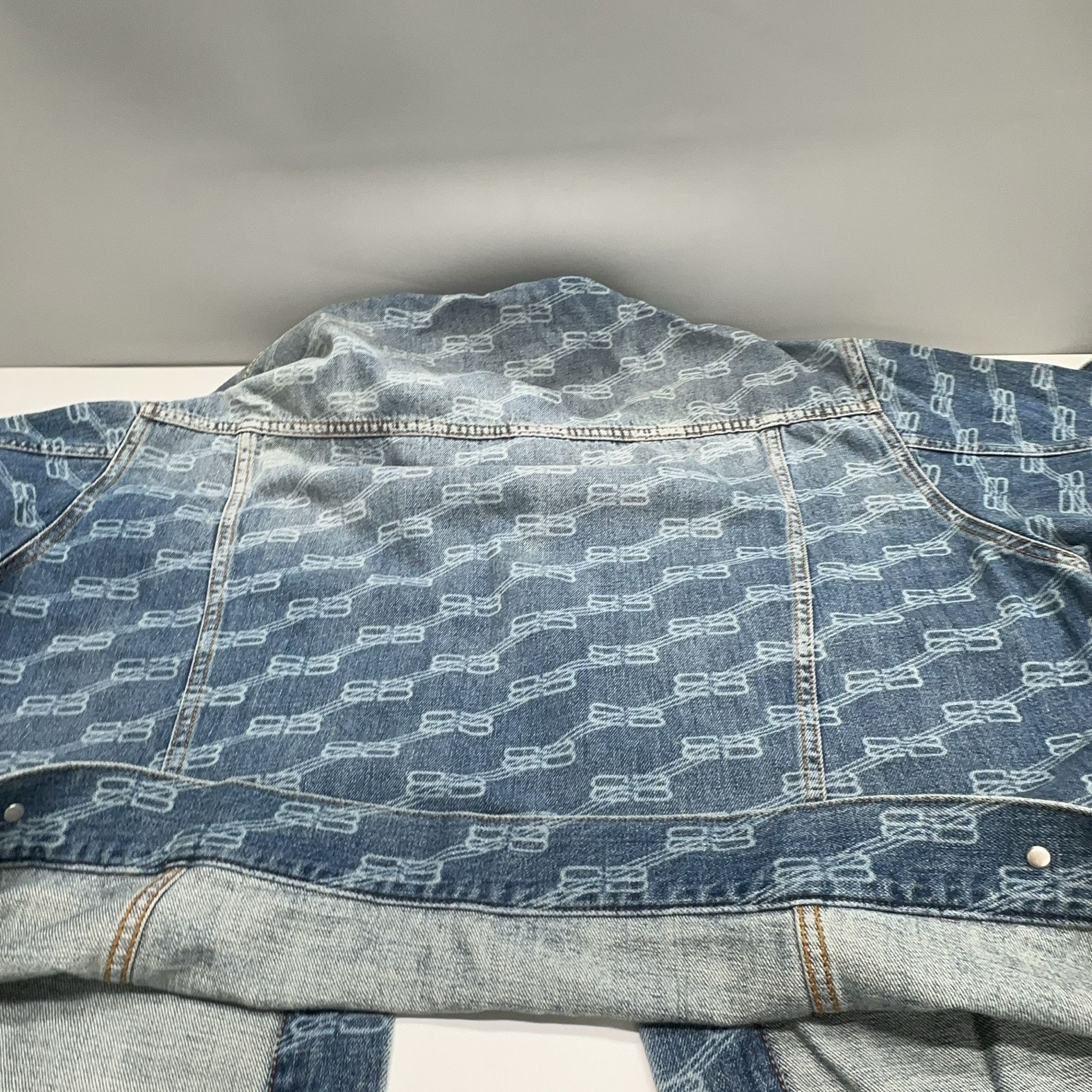 Balenciaga Balenciaga Logo Print Denim Jacket XS Size US XS / EU 42 / 0 - 9 Thumbnail